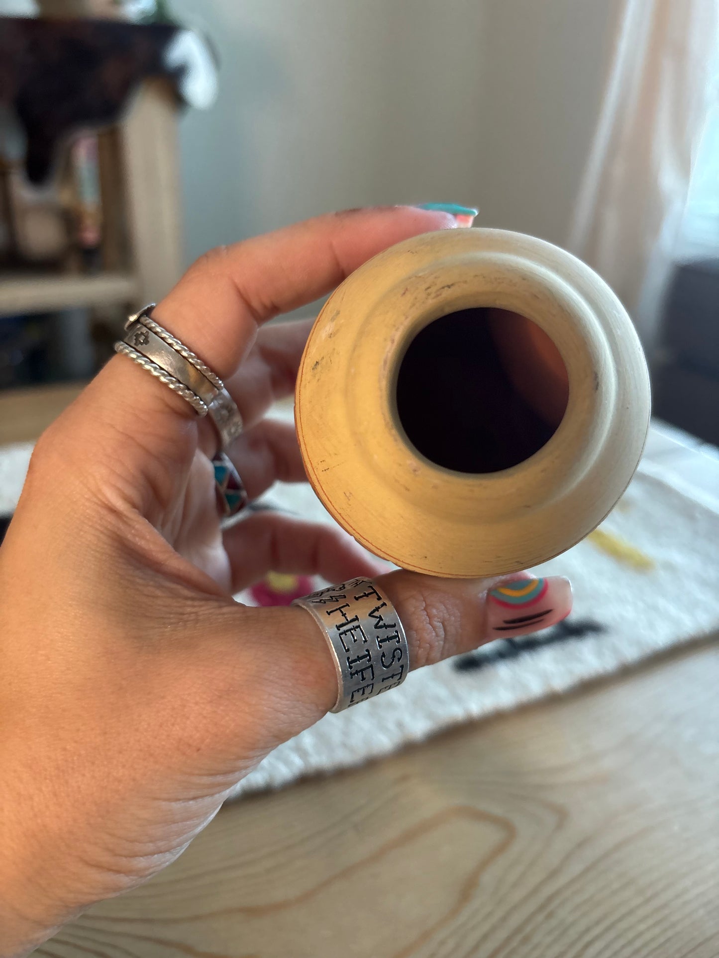 *VINTAGE* NAVAJO ETCHED SMALL POTTERY VASE