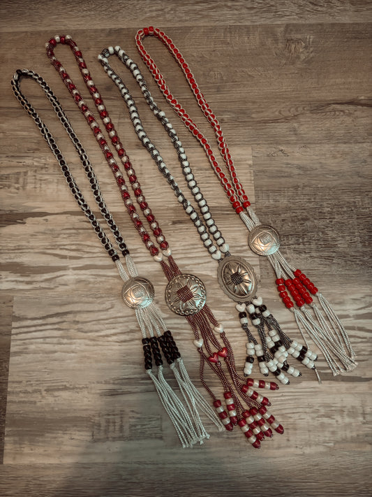 BOLO STYLE MEDALLION CONCHO BEADED NECKLACE *OF CHOICE*VINTAGE*