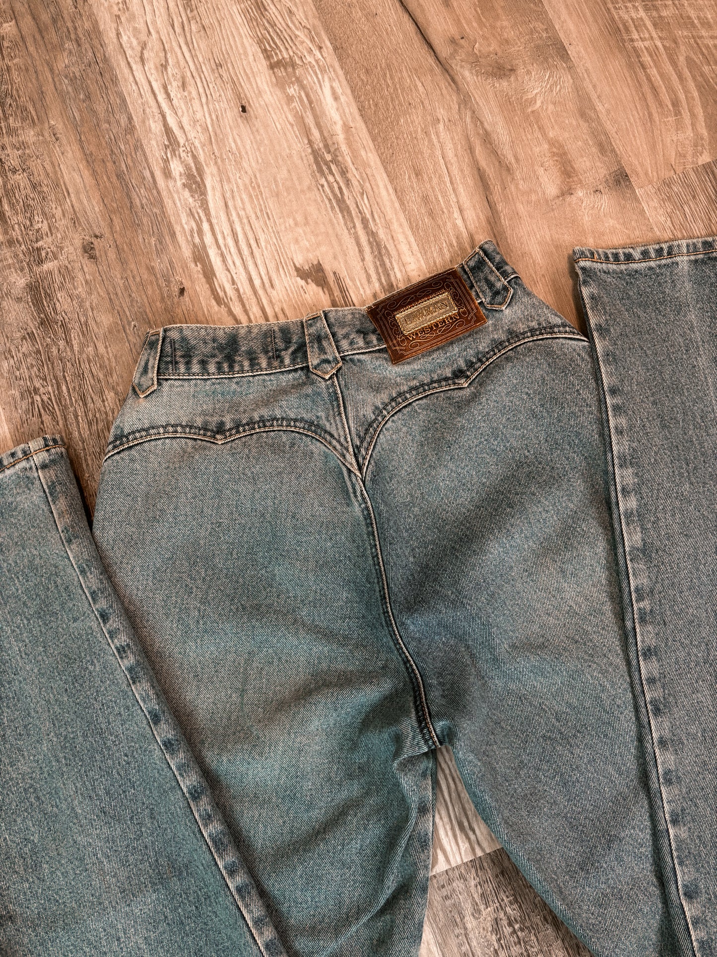 26" LIGHT WASH LAWMAN BAREBACK JEANS *VINTAGE*