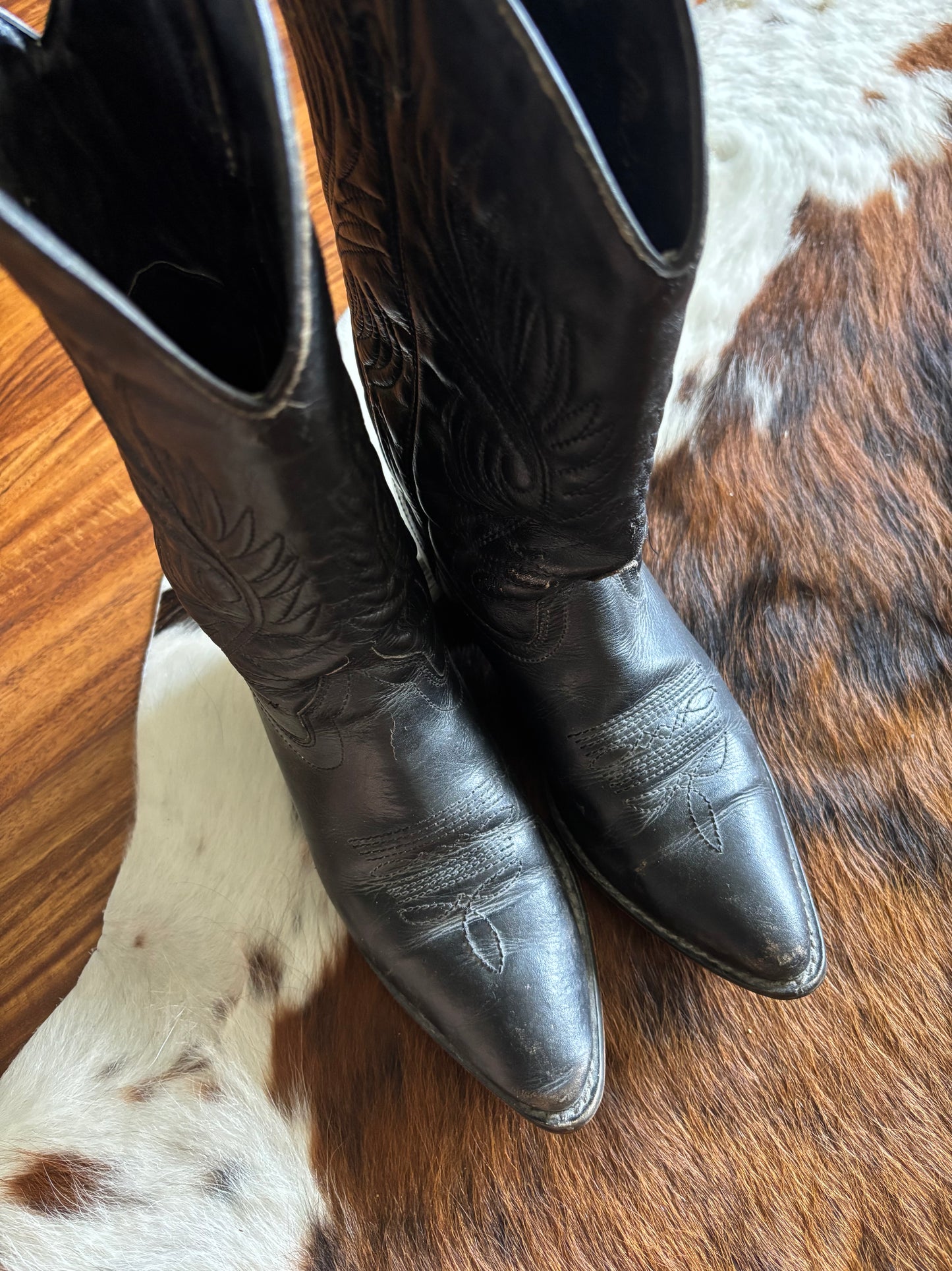 Woman’s 8/9 Navy/Black Cowboy Boots, Wild Pair, Made in Brazil *VINTAGE*