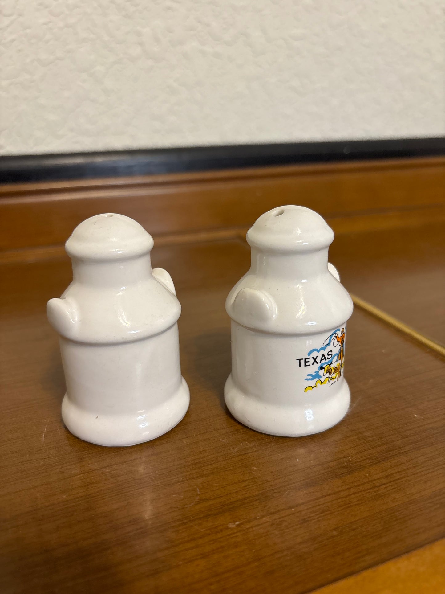 *VINTAGE* TEXAS COWBOY MILK CAN SALT & PEPPER SHAKER SET