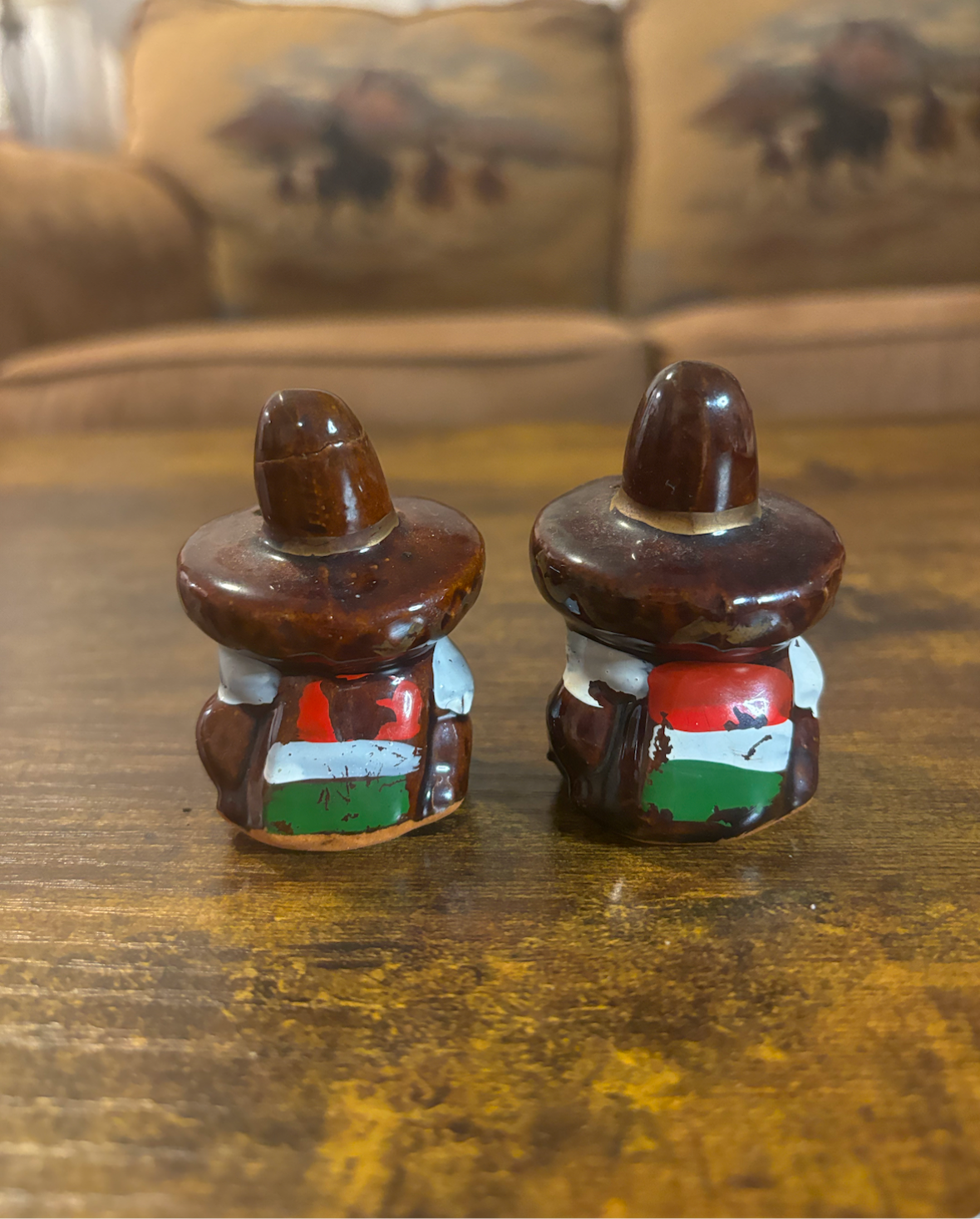 MEXICAN SOMBREROS SALT & PEPPER SHAKER SET *VINTAGE*