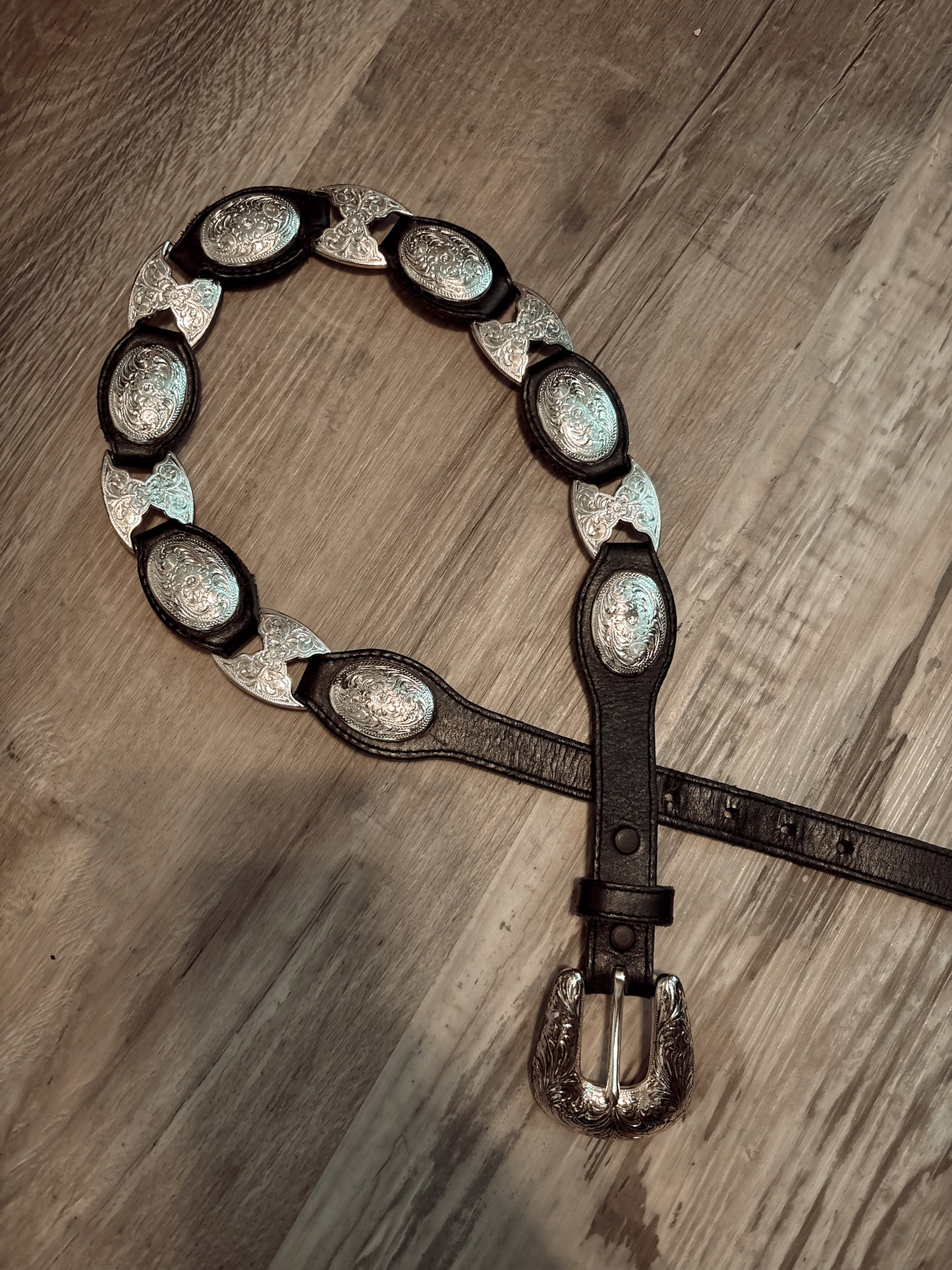 *VINTAGE* TONY LAMA EVERYDAY BELT, SILVER/ BLACK LEATHER CONCHO BELT