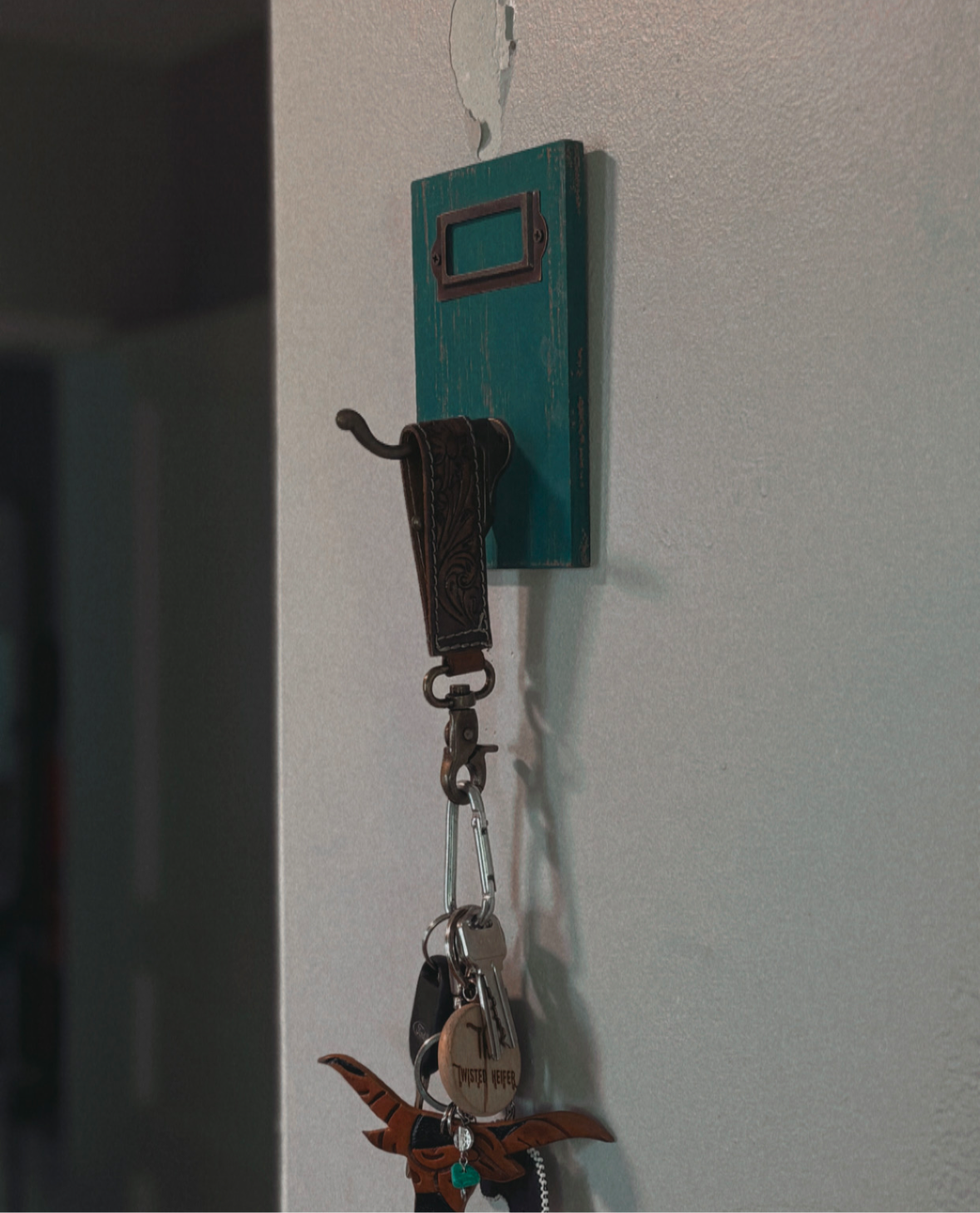 TURQUOISE KEY HOOK