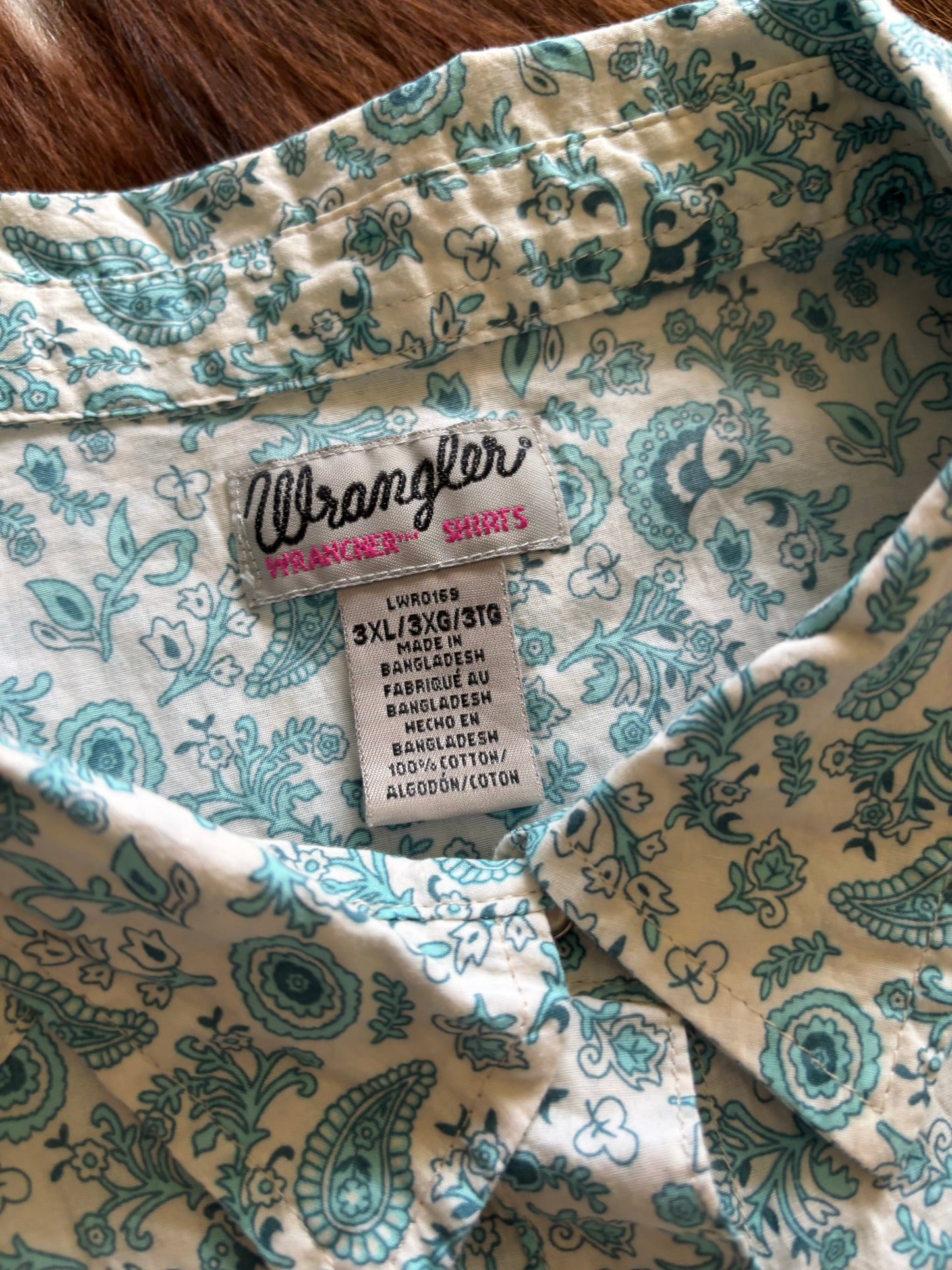 Blue Floral Women’s Wrangler Short Sleeved Pearl Snap Shirt *VINTAGE*