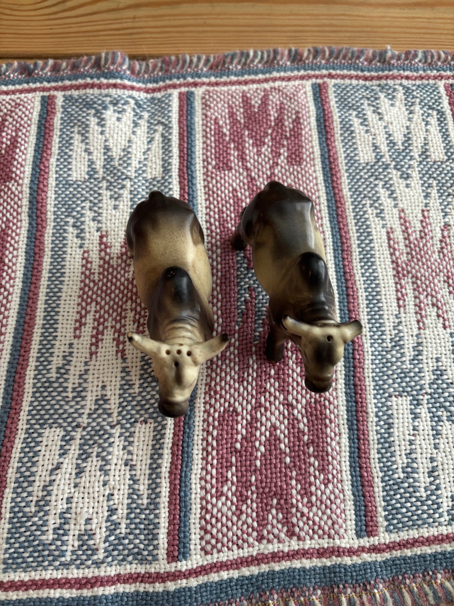 VICTORIA CERAMICS BRAHMAN SALT & PEPPER SHAKER SET *VINTAGE*