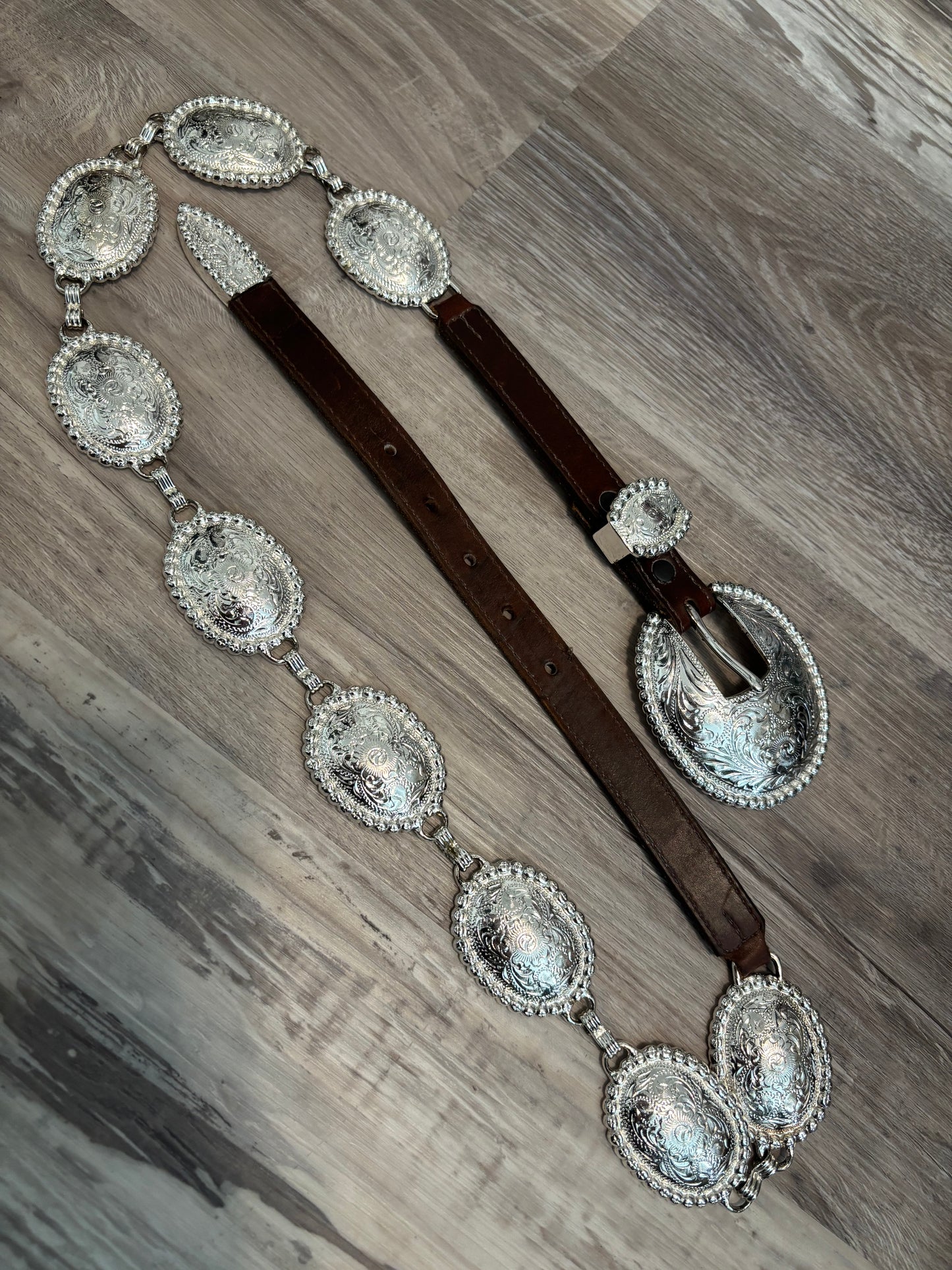 *VINTAGE* THE FAMOUS TONY LAMA CONCHO BELT