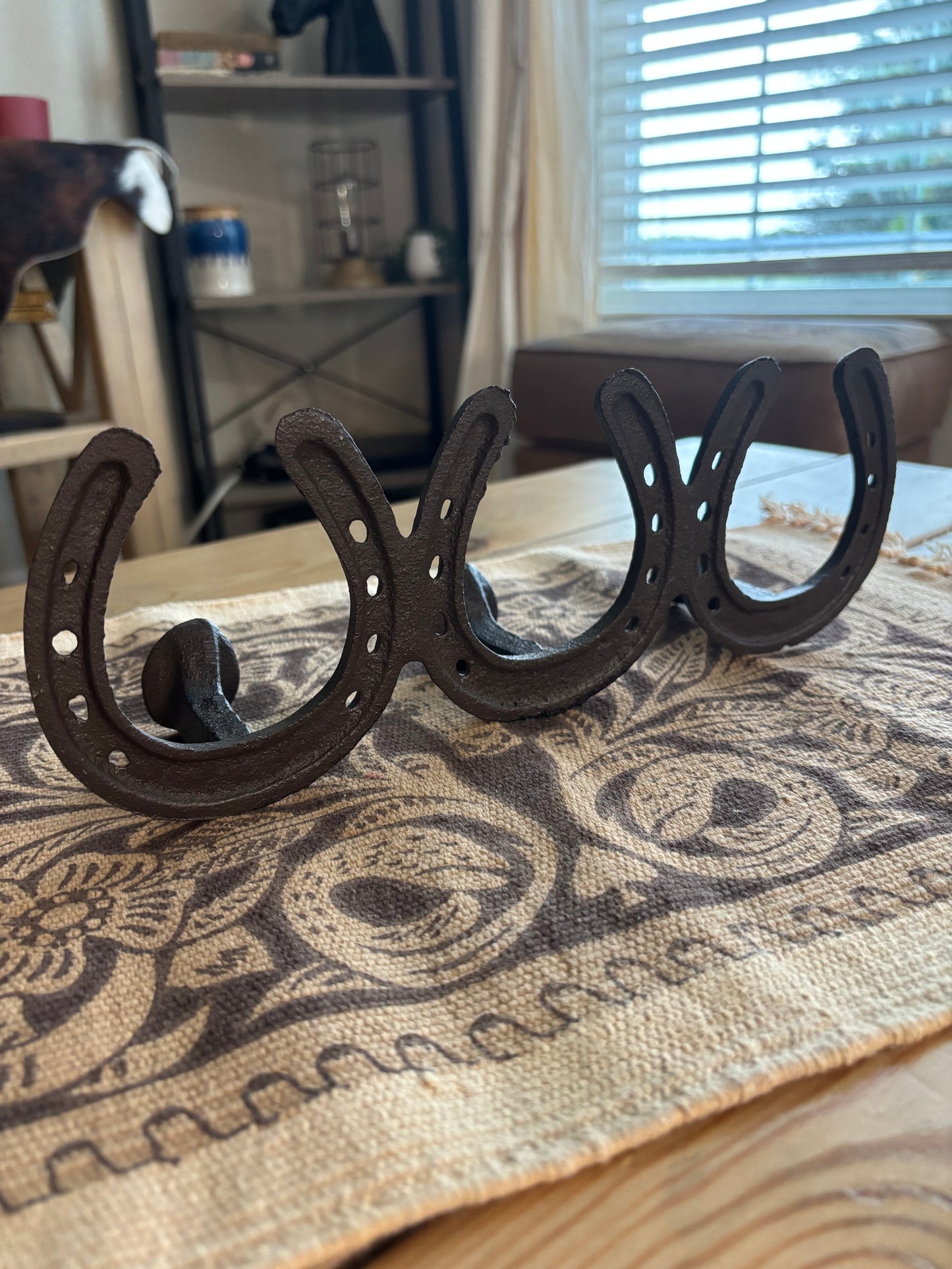 CAST IRON HORSESHOE TRIPLE HOOK WALL HANGER RACK THING