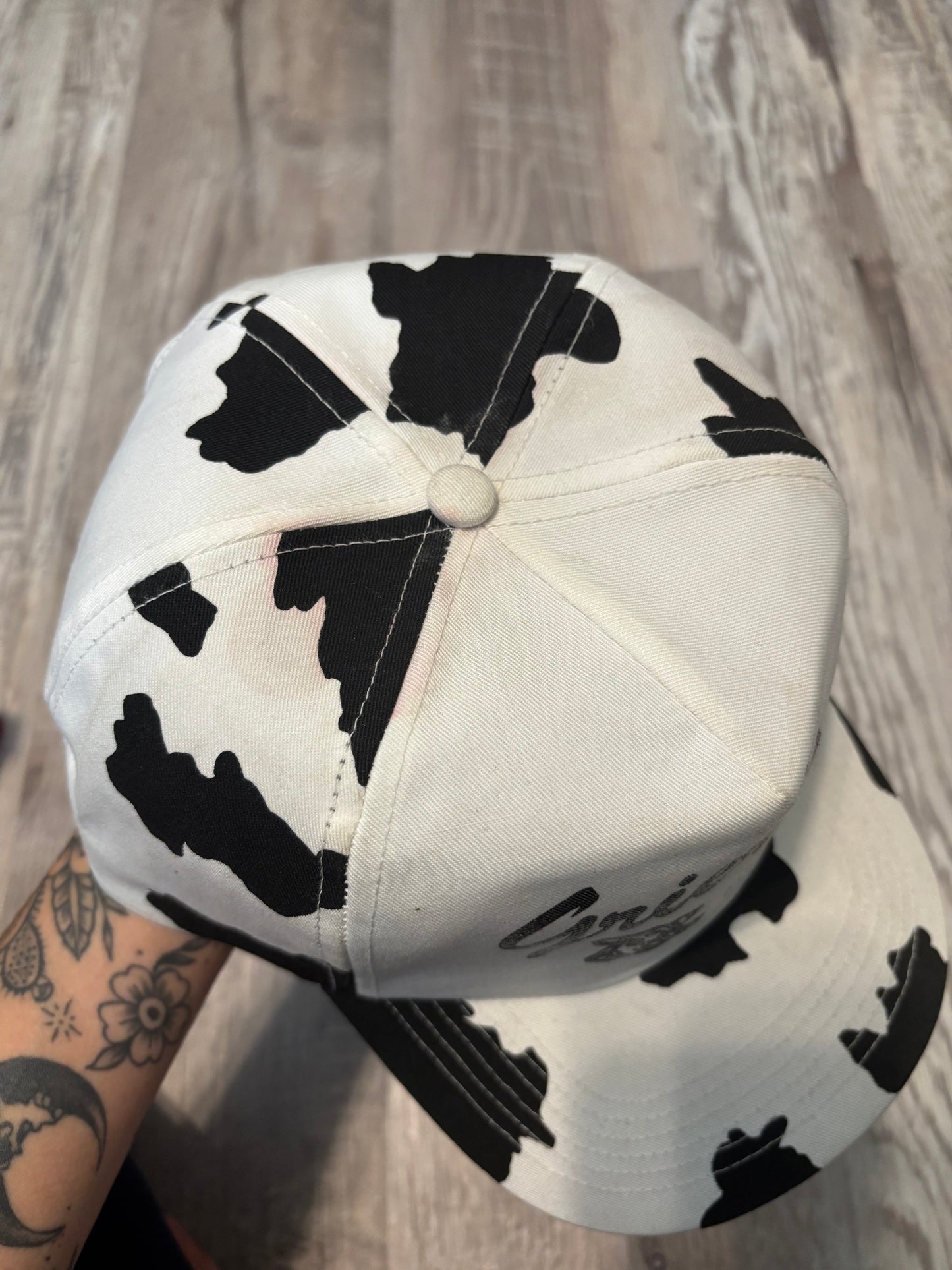 GRIER’S MARKET & CATERING COWPRINT TRUCKER SNAPBACK HAT *VINTAGE*