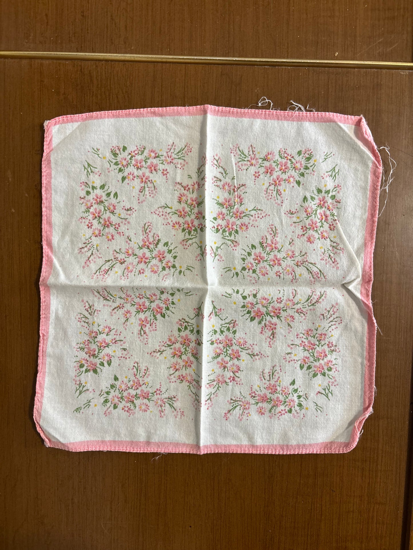 *VINTAGE* GRANNY’S FLORAL HANKIES