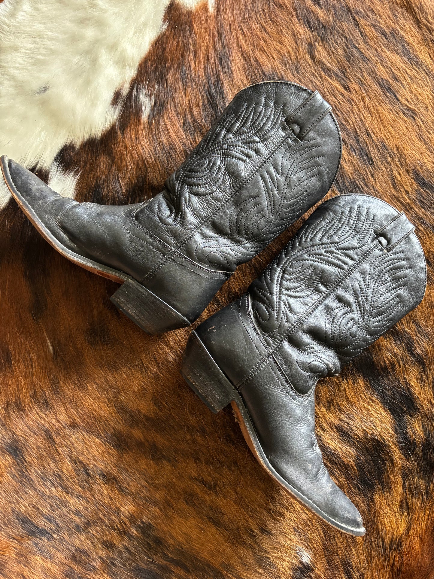 Woman’s 8/9 Navy/Black Cowboy Boots, Wild Pair, Made in Brazil *VINTAGE*