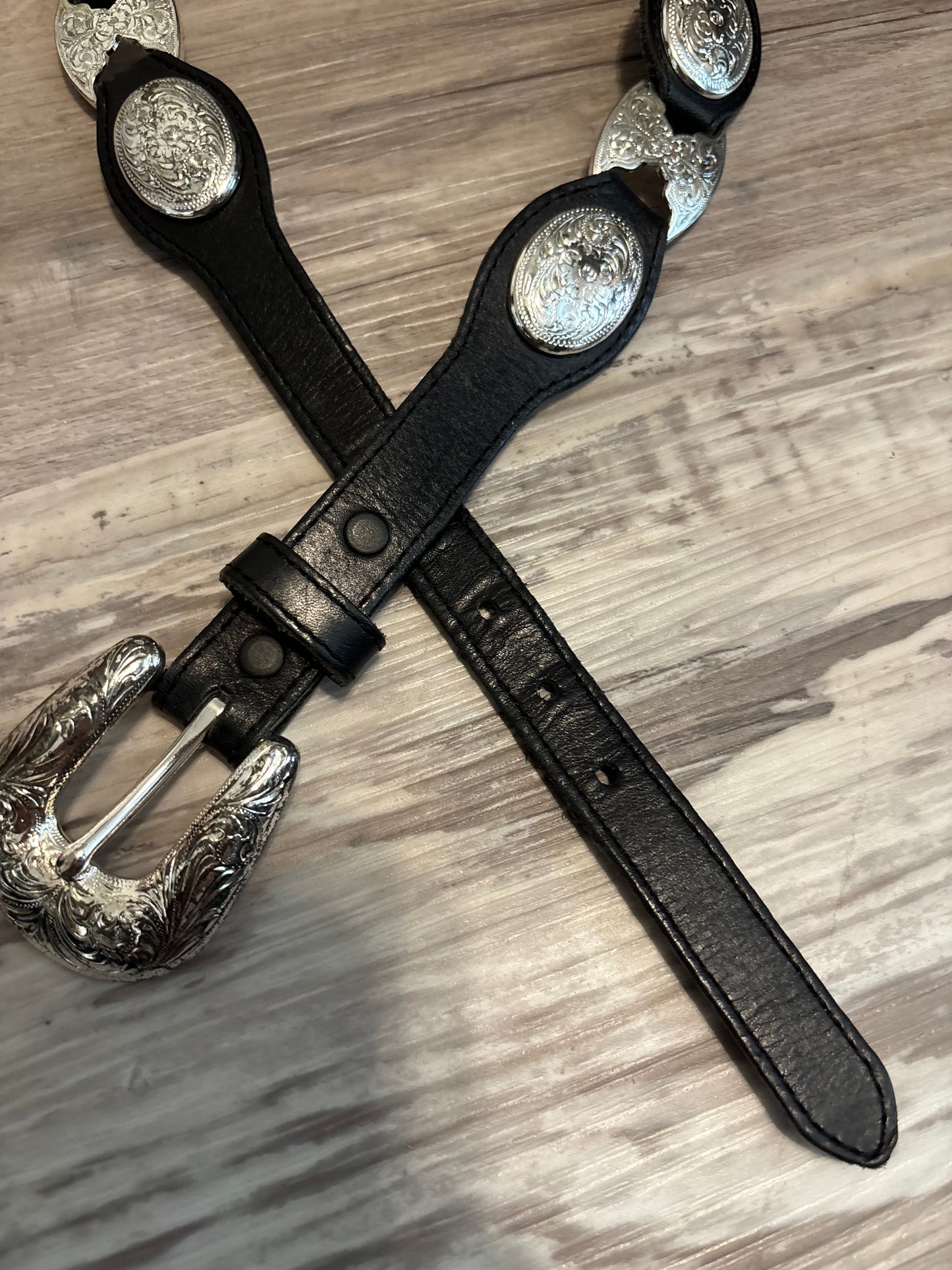 *VINTAGE* TONY LAMA EVERYDAY BELT, SILVER/ BLACK LEATHER CONCHO BELT