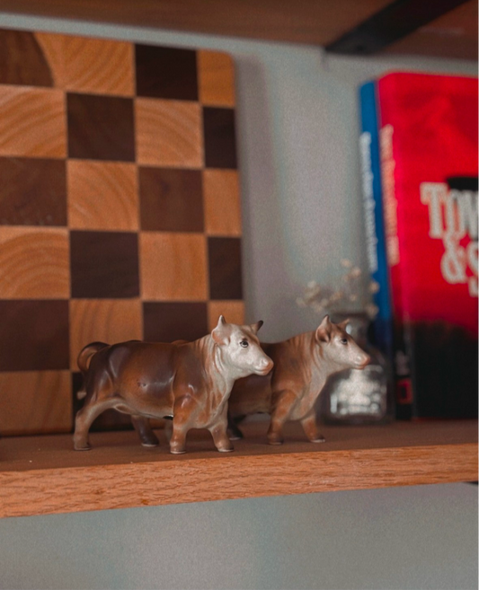 VICTORIA COW SALT & PEPPER SHAKER SET *VINTAGE*