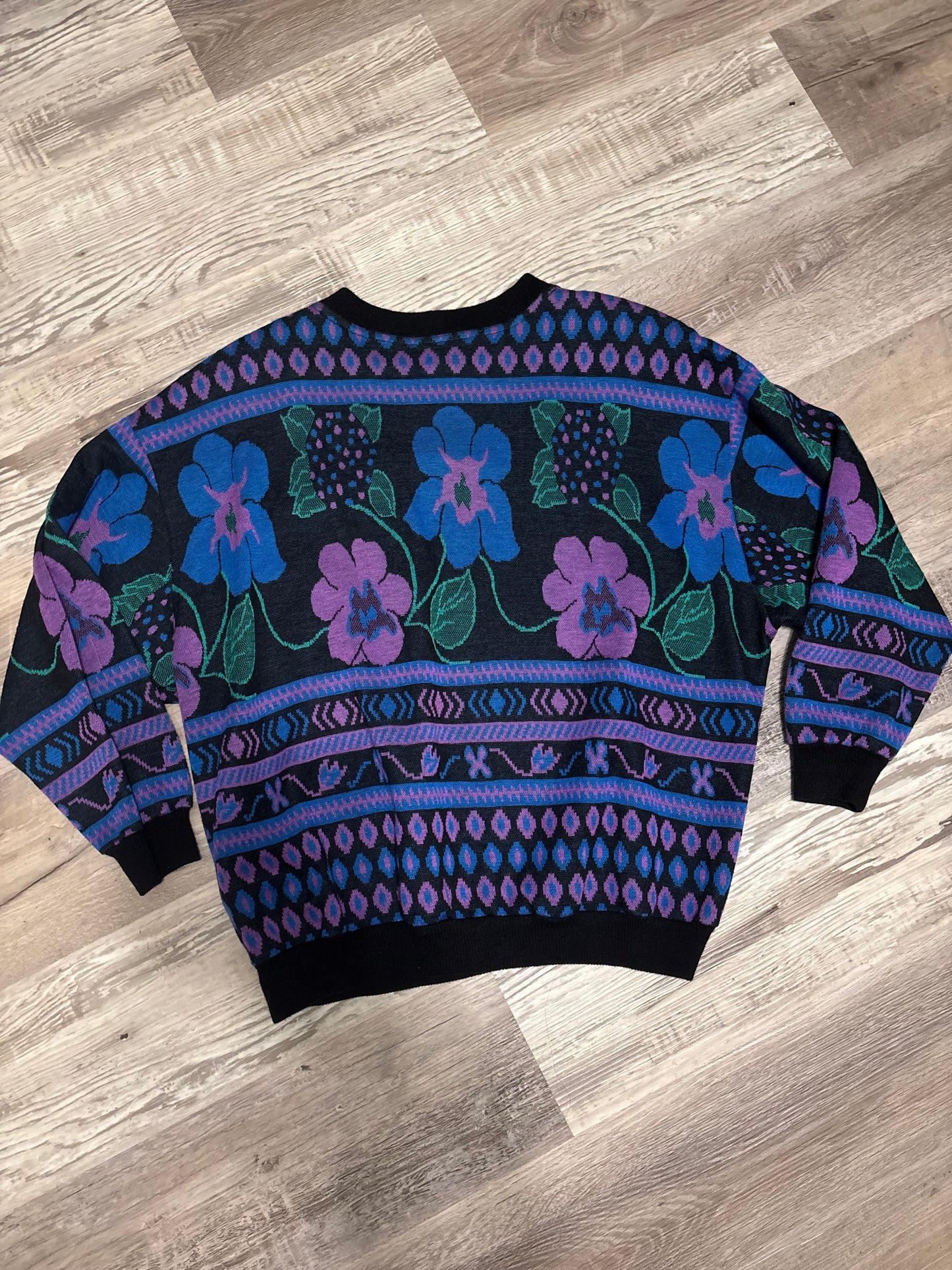 *VINTAGE* TOP NOTCH VIOLETS SWEATER
