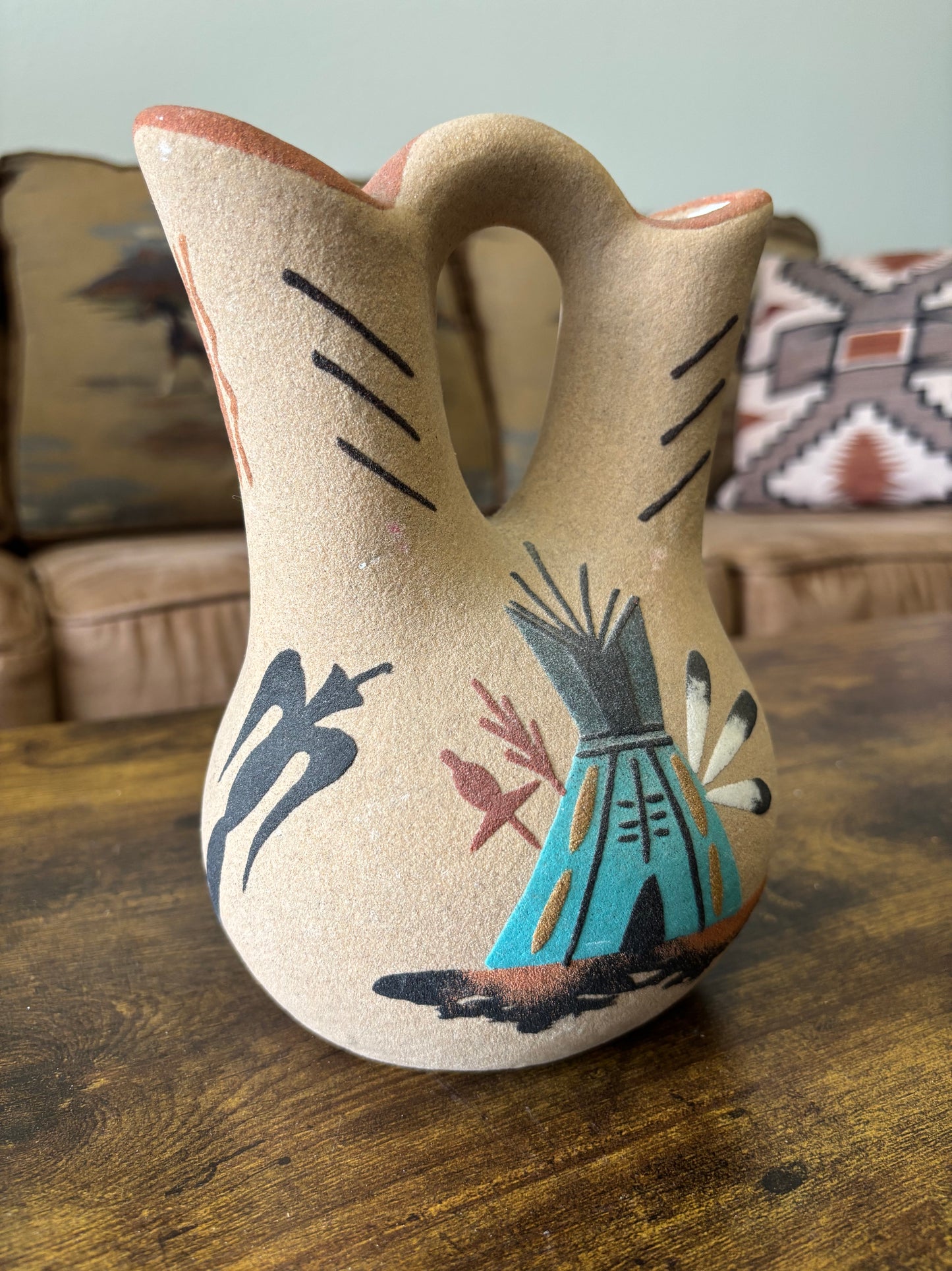 *VINTAGE* LARGE SAND PAINTING TEEPEE UNITY WEDDING VASE NATIVE AMERICAN