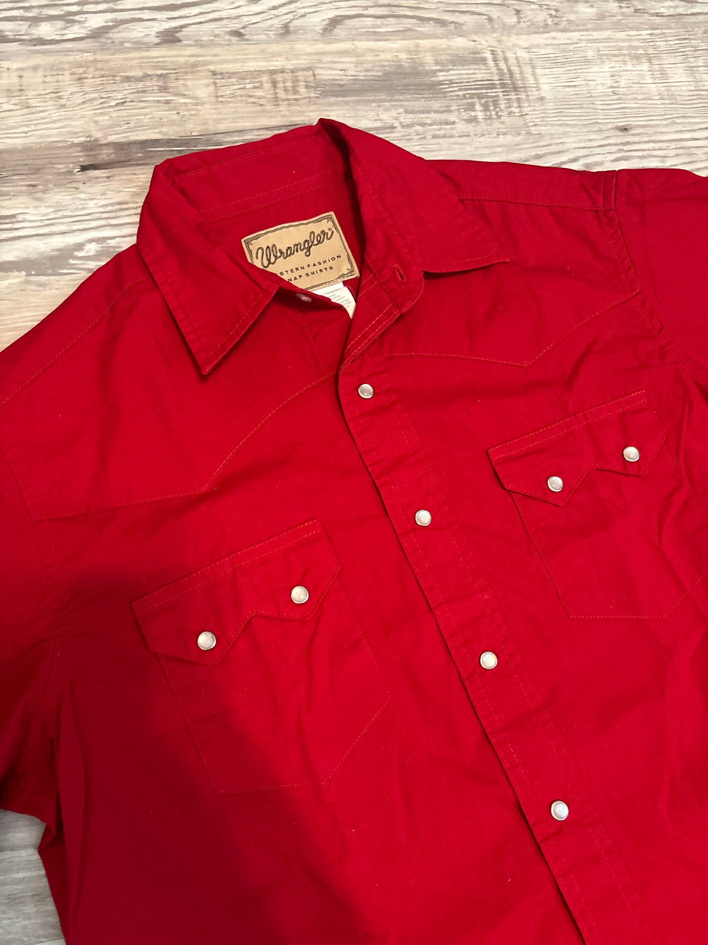 RED SHORT SLEEVED WRANGLER PEARL SNAP