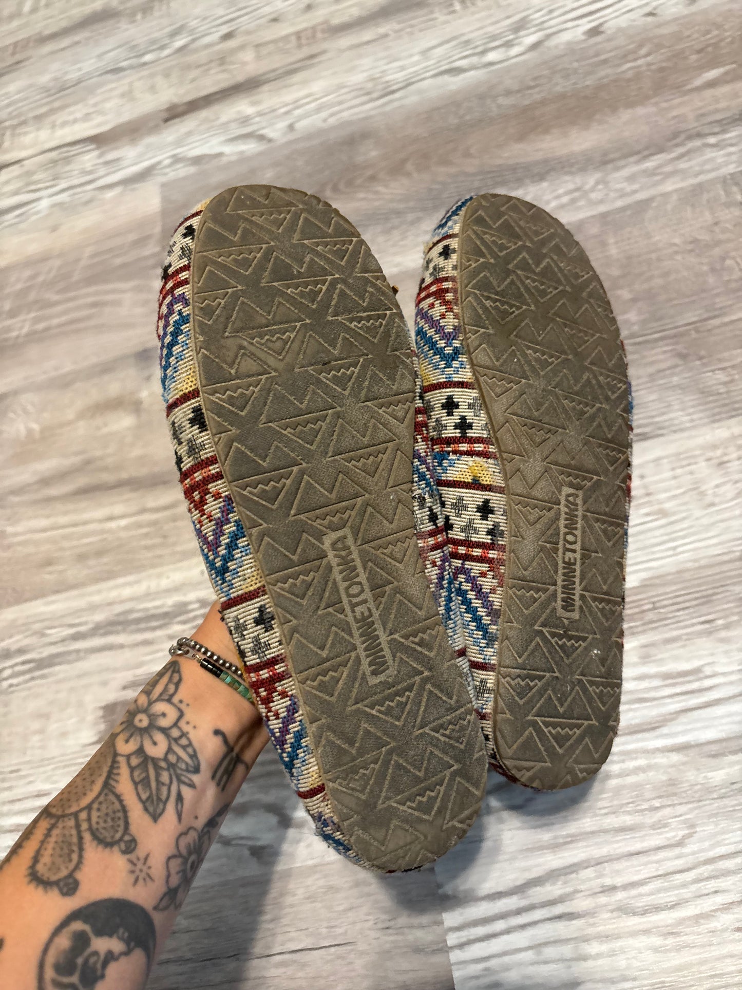 MINNETONKA SLIPPER AZTEC MOSAIC MOCCASINS