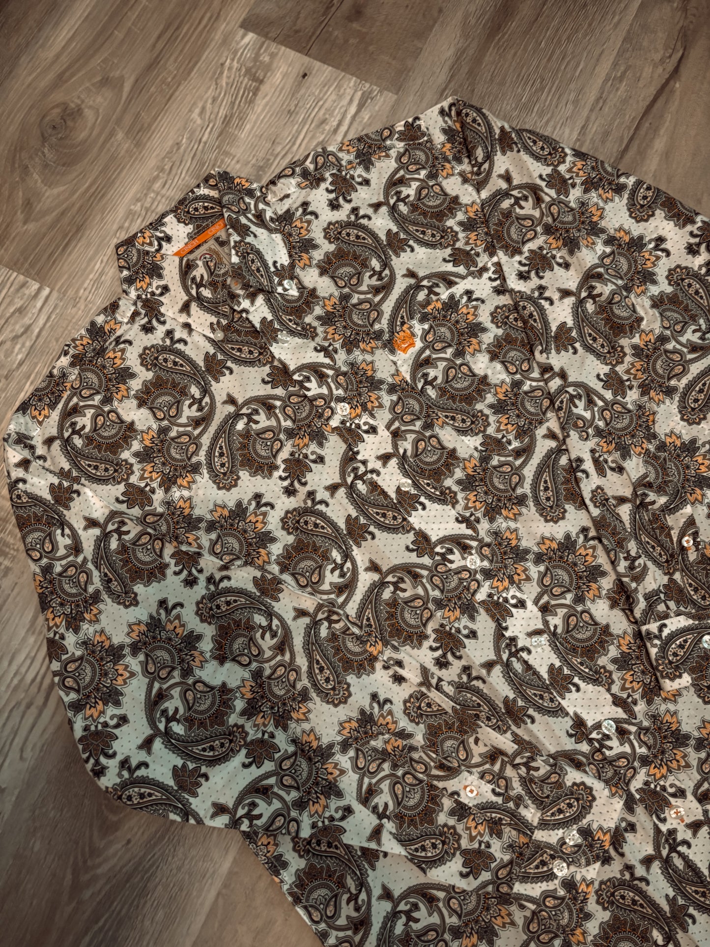 WHITE/ORANGE PAISLEY CINCH BUTTON UP SHIRT