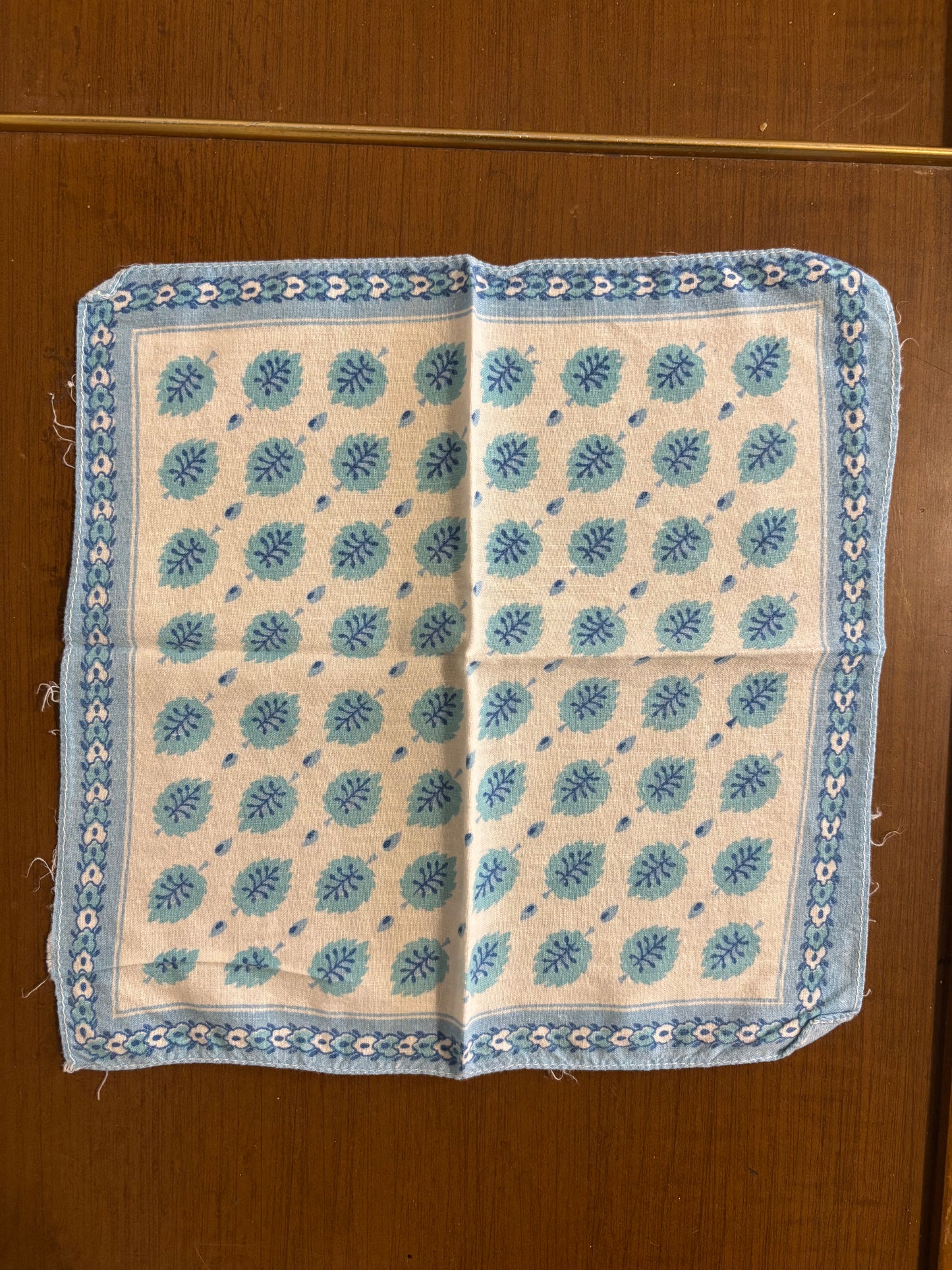 *VINTAGE* GRANNY’S FLORAL HANKIES
