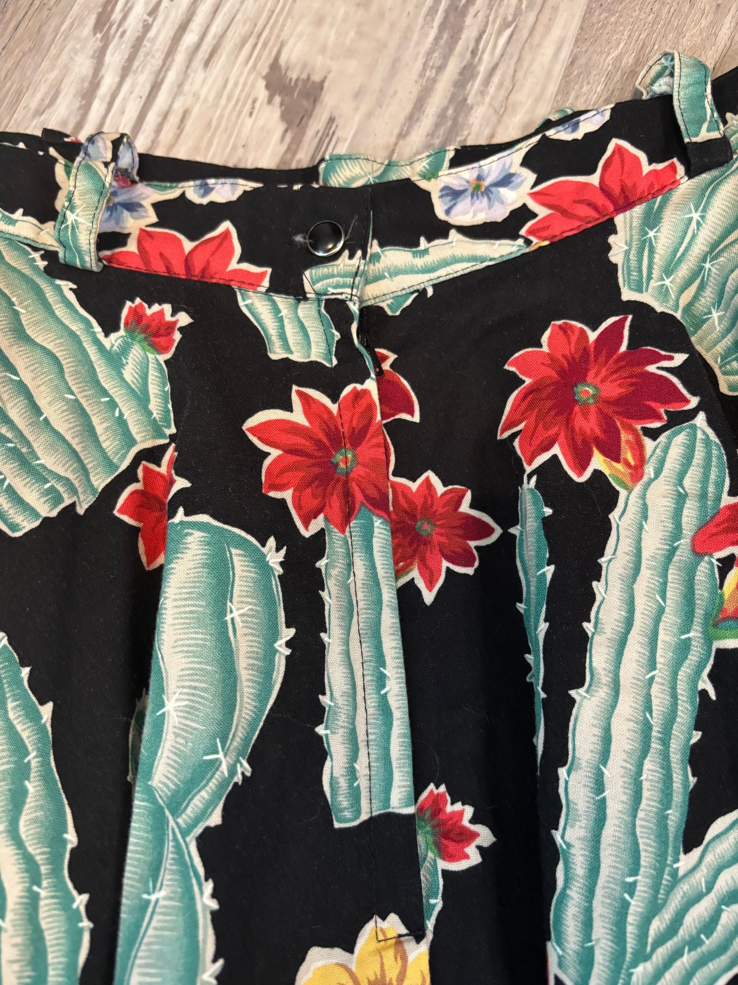 BOOMING CACTUS DESERT WEST SKIRT *VINTAGE*