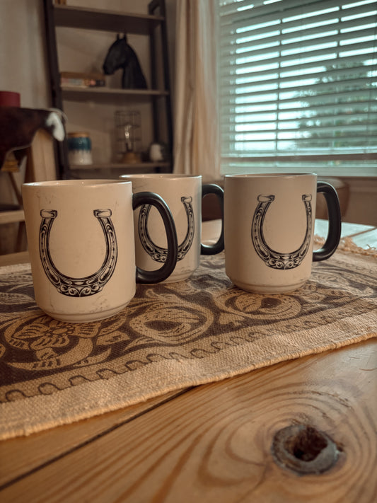 HORESHOE MUG SET OF 3 (plus 1 broken mug)