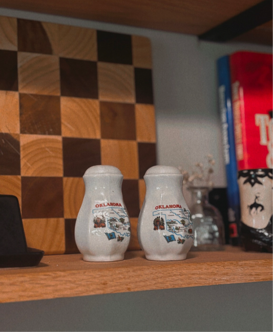 OKLAHOMA SALT & PEPPER SHAKER SET *VINTAGE*