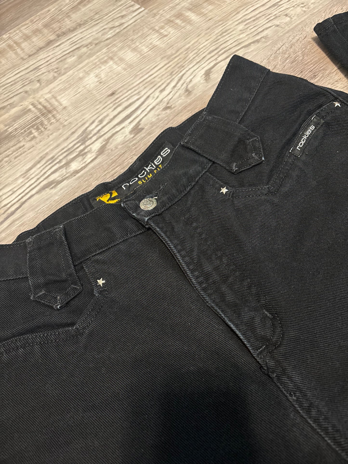 28” *VINTAGE* BLACK ROCKIES STAR BAREBACK JEANS