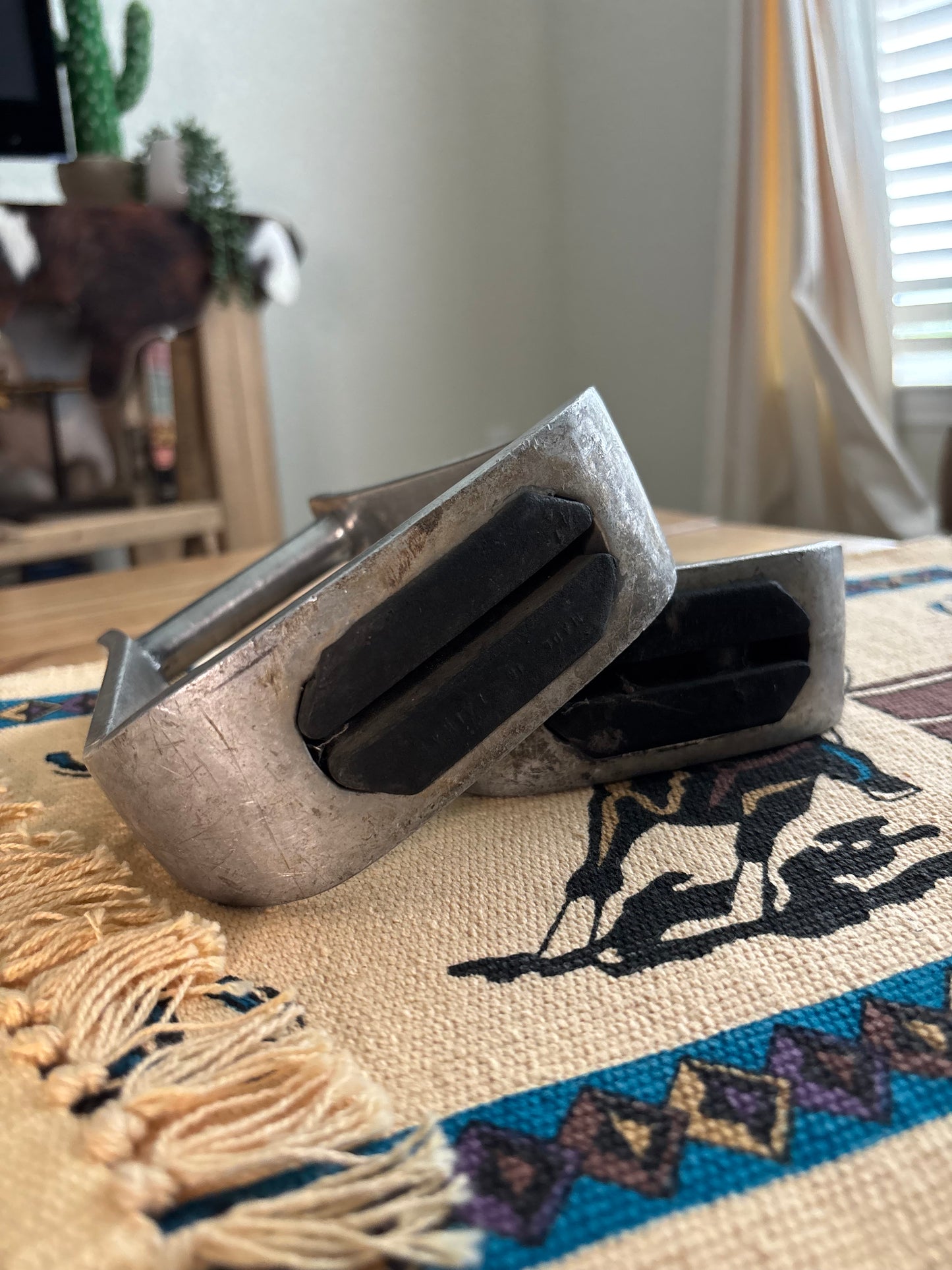 RUSTY CRUSTY ALUMINUM STIRRUPS