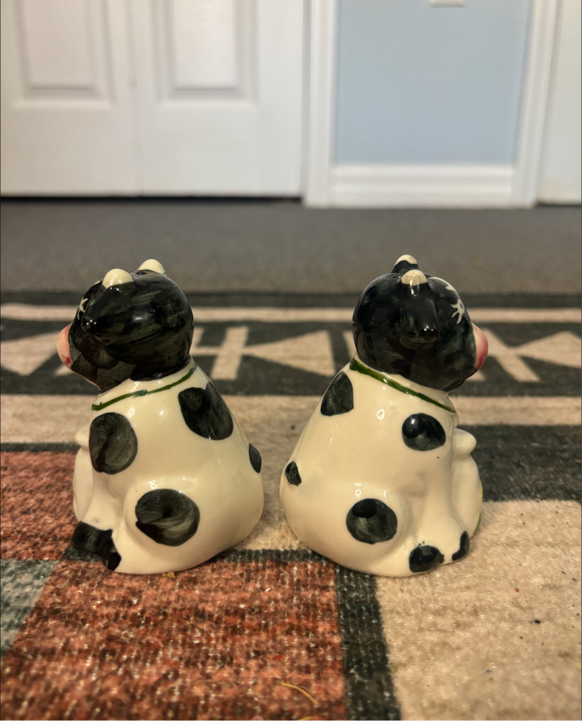 1970S COW SALT & PEPPER SHAKER SET *VINTAGE*