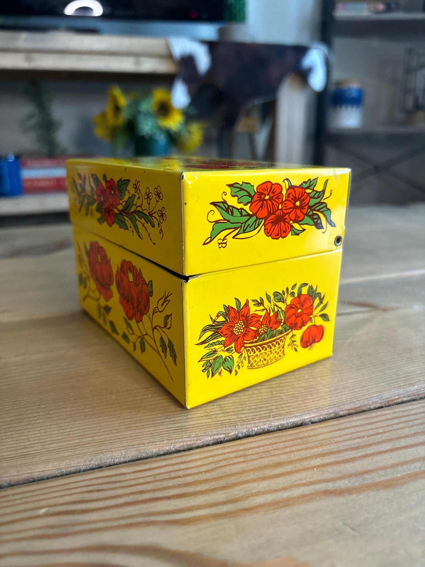 *VINTAGE* YELLOW & ORANGE FLORAL RECIPE TIN BOX