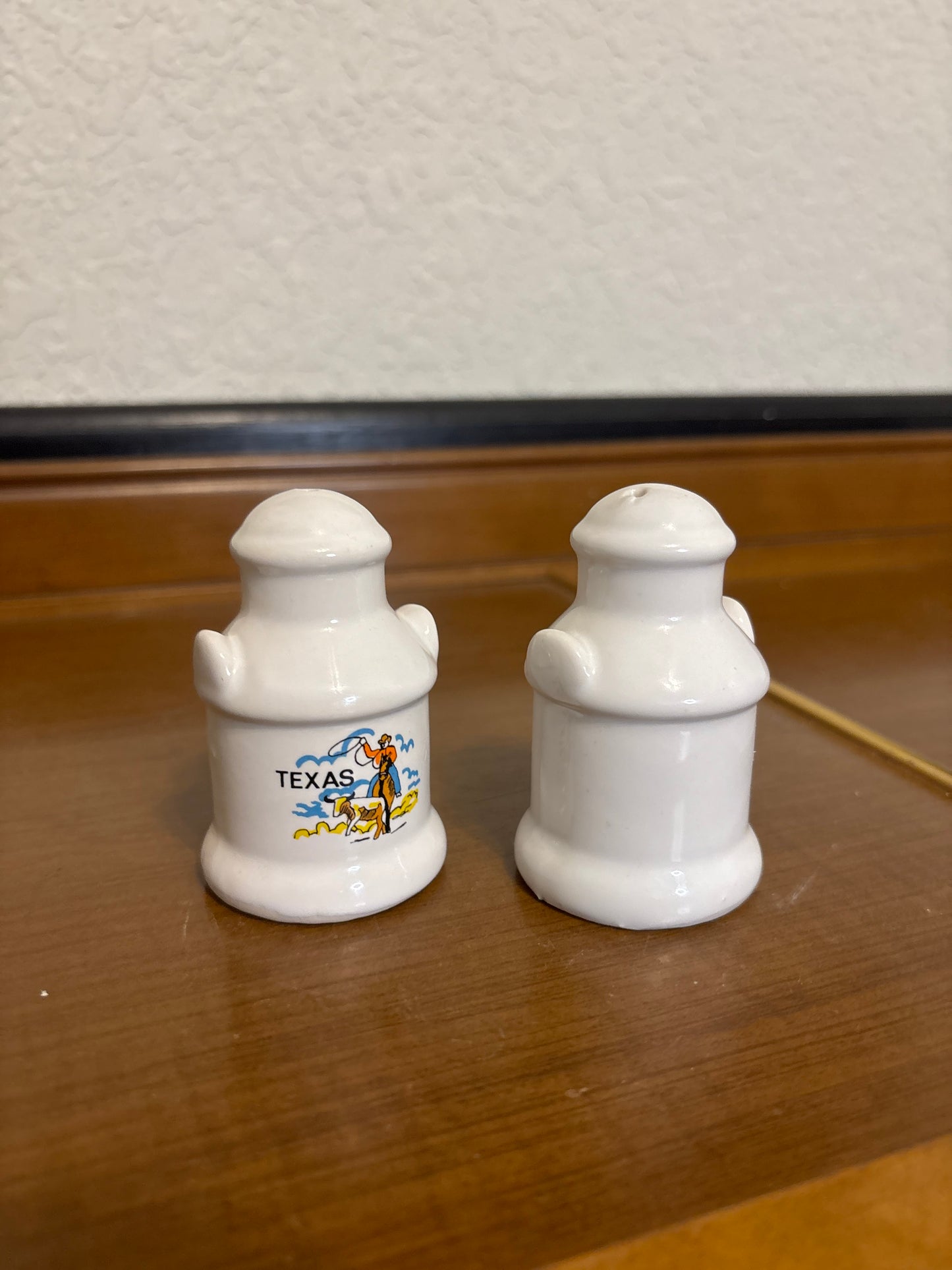 *VINTAGE* TEXAS COWBOY MILK CAN SALT & PEPPER SHAKER SET