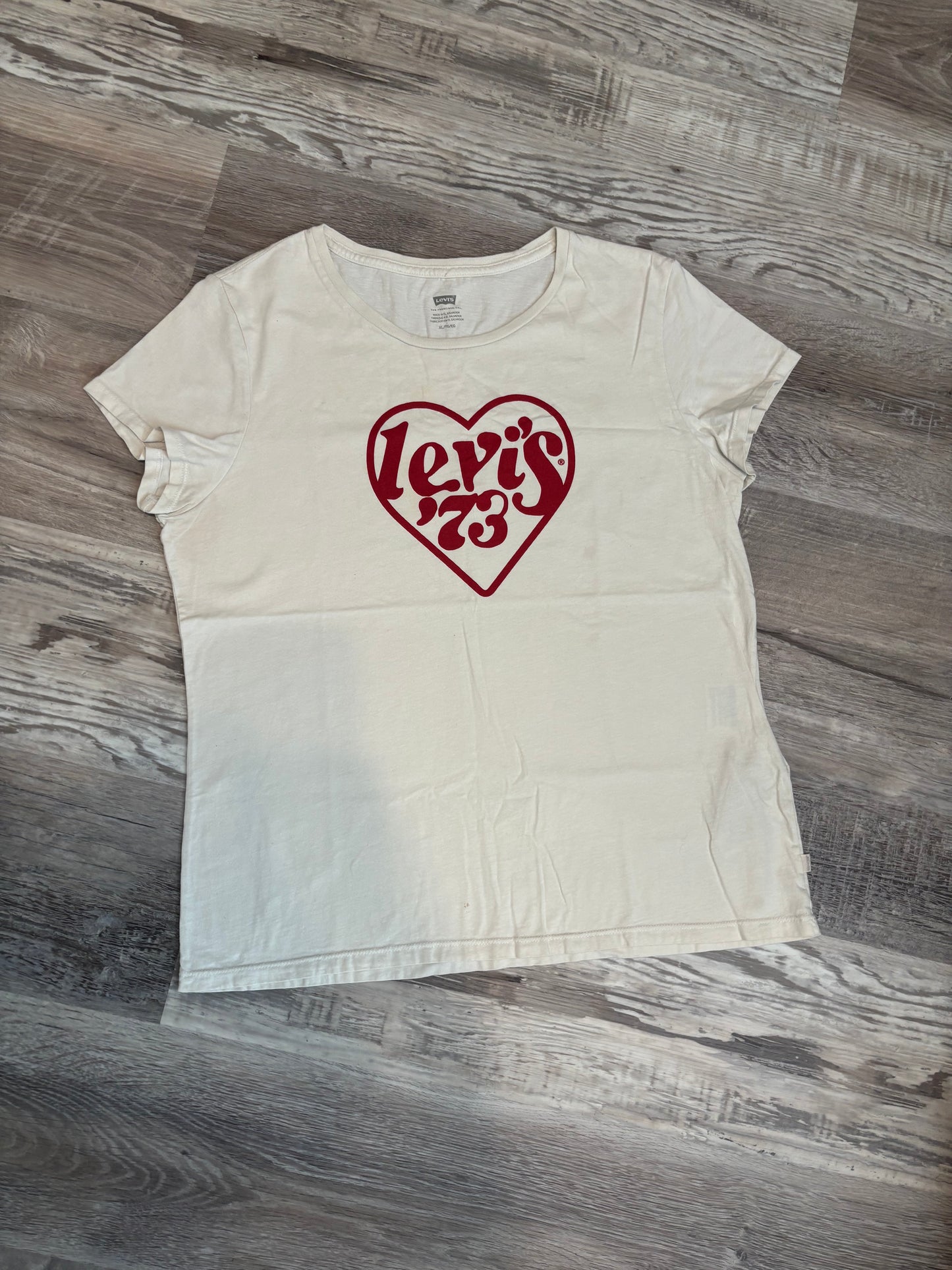 LEVI’S 73 HEART BABY TEE