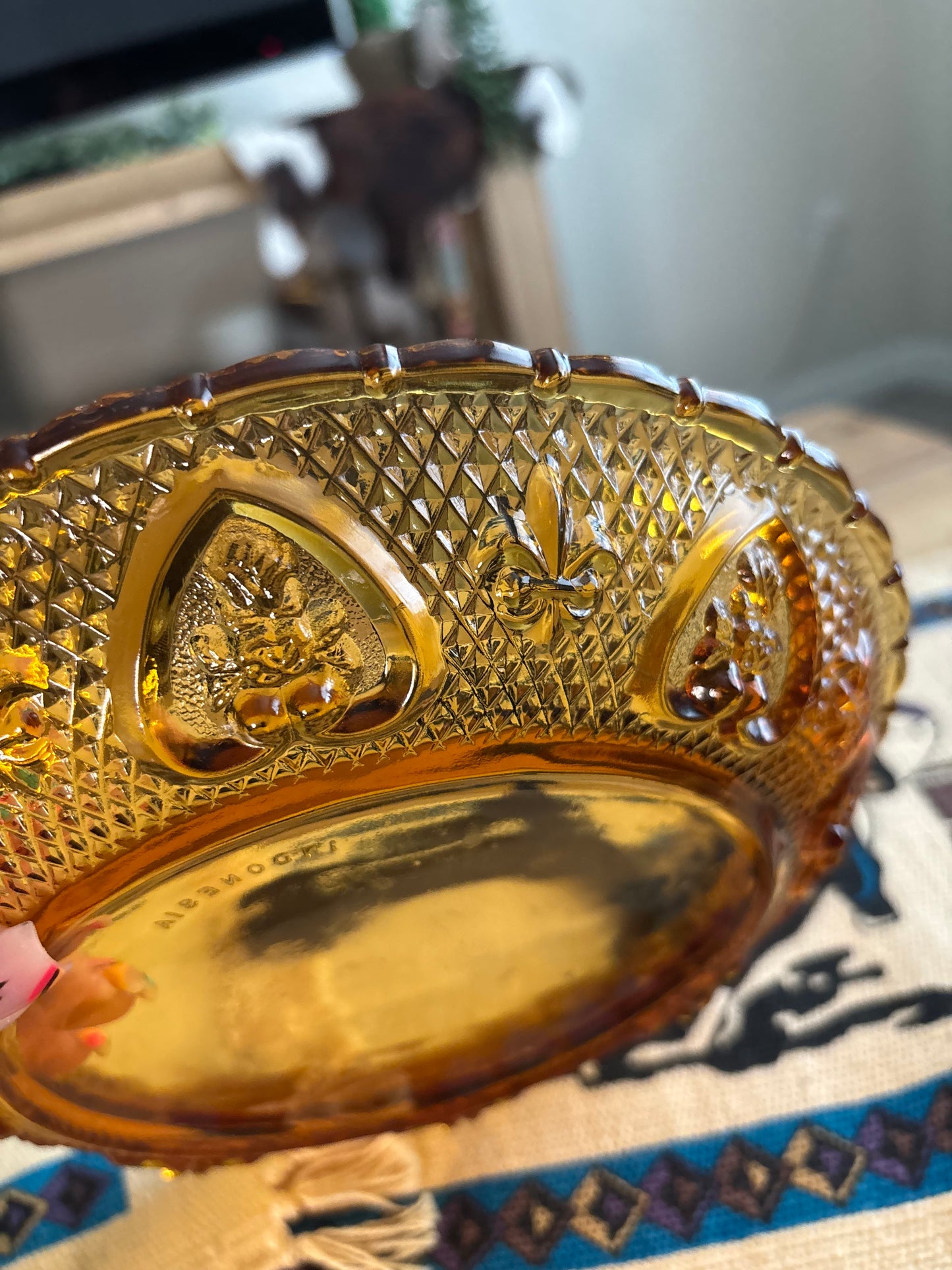 *VINTAGE* AMBER HEARTS GLASS BOWL
