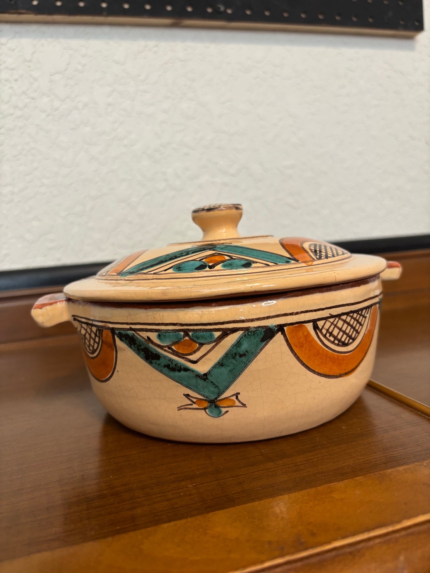 *VINTAGE* HAND-PAINTED TERRACOTTA COOKING POT