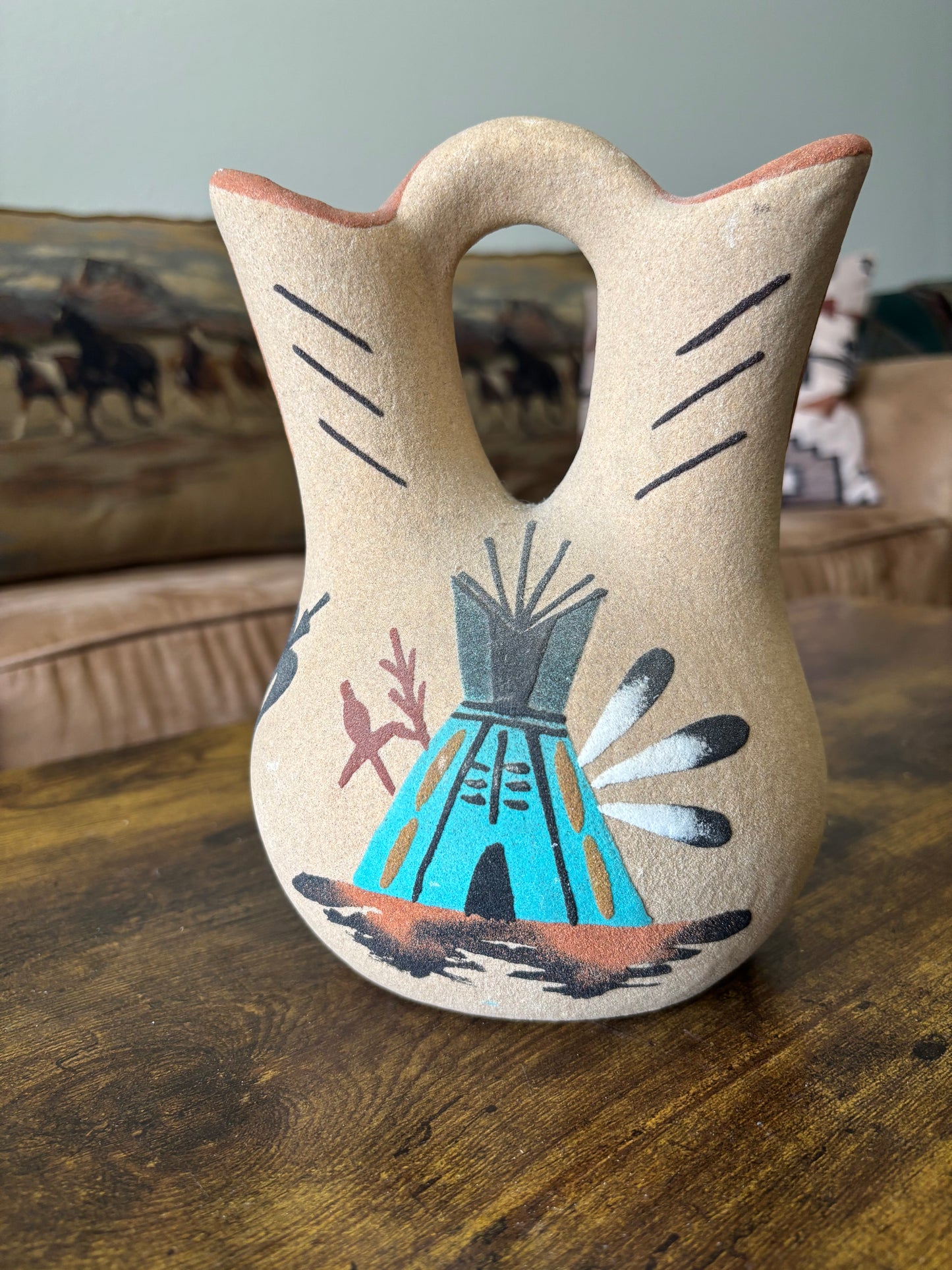 *VINTAGE* LARGE SAND PAINTING TEEPEE UNITY WEDDING VASE NATIVE AMERICAN
