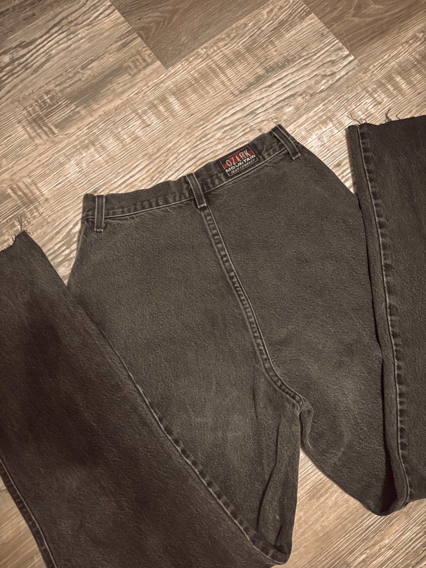 *VINTAGE* 26” BLACK OZARK BAREBACK JEAN