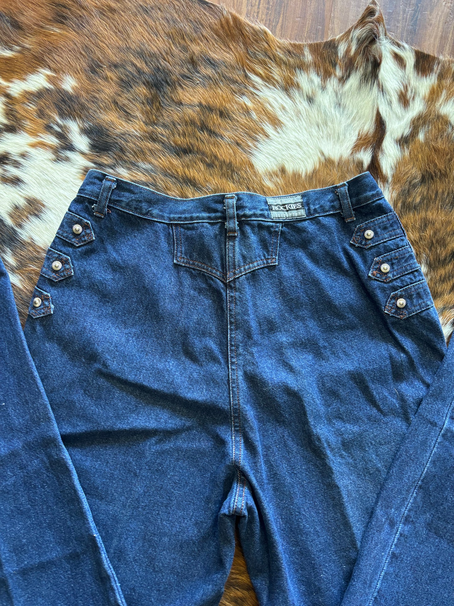 *VINTAGE* 33” ROCKIES BAREBACK RIVET WESTERN JEANS