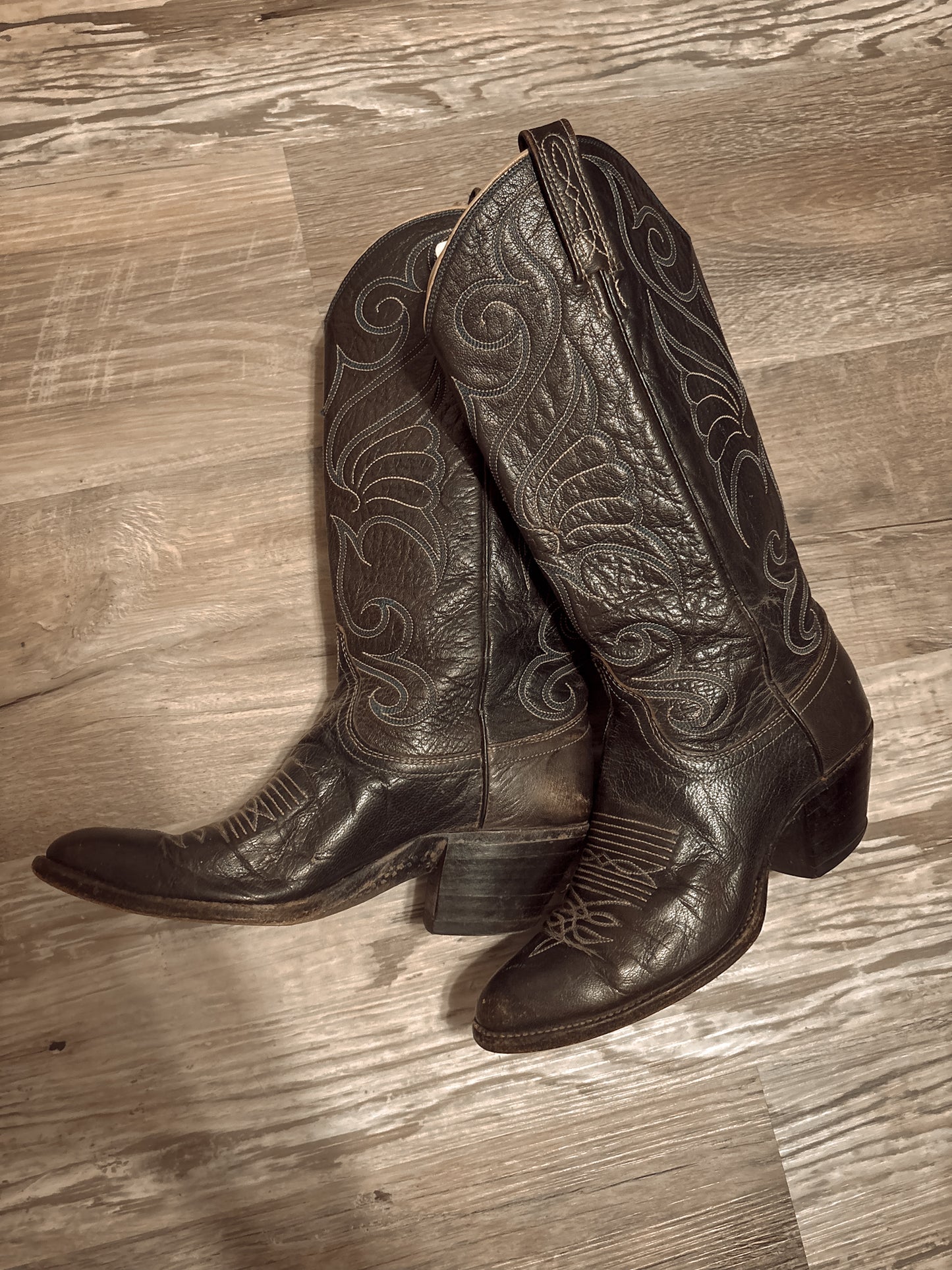 *VINTAGE* GORGEOUS BLACK/NAVY BUTTERFLY BOOTS