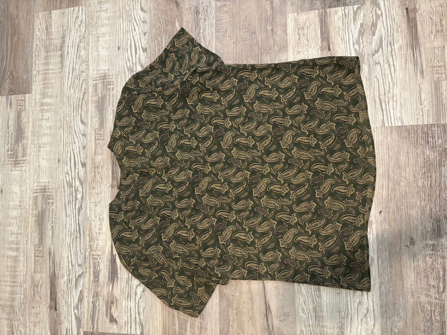 *VINTAGE* GREEN PAISLEY BLOUSE TOP