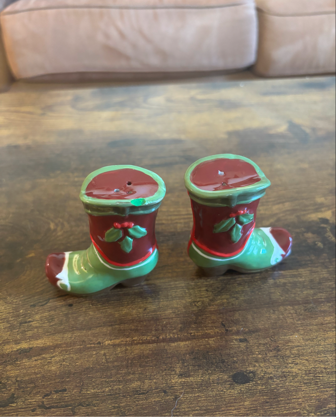CHRISTMAS BOOTS SALT & PEPPER SHAKER SET *VINTAGE*