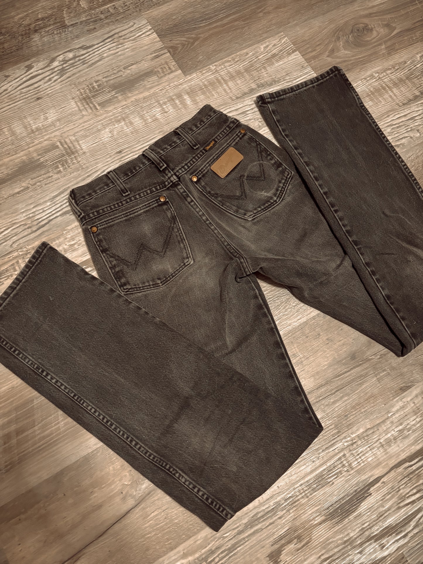 *VINTAGE* 26” BLACK WORN OUT WRANGLER JEANS