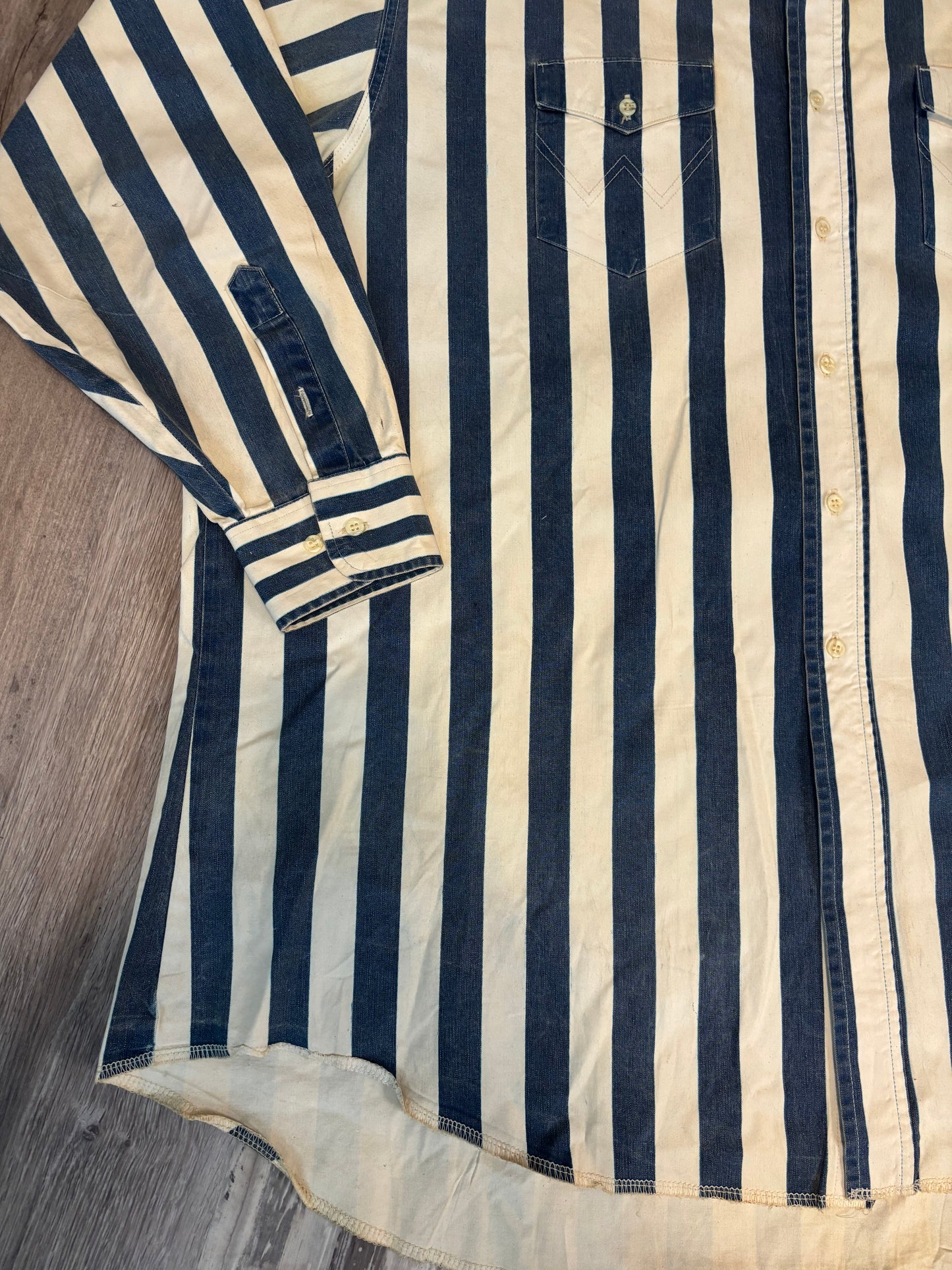 BLUE STRIPED BUTTON UP WRANGLER (VERY THICK) *VINTAGE*