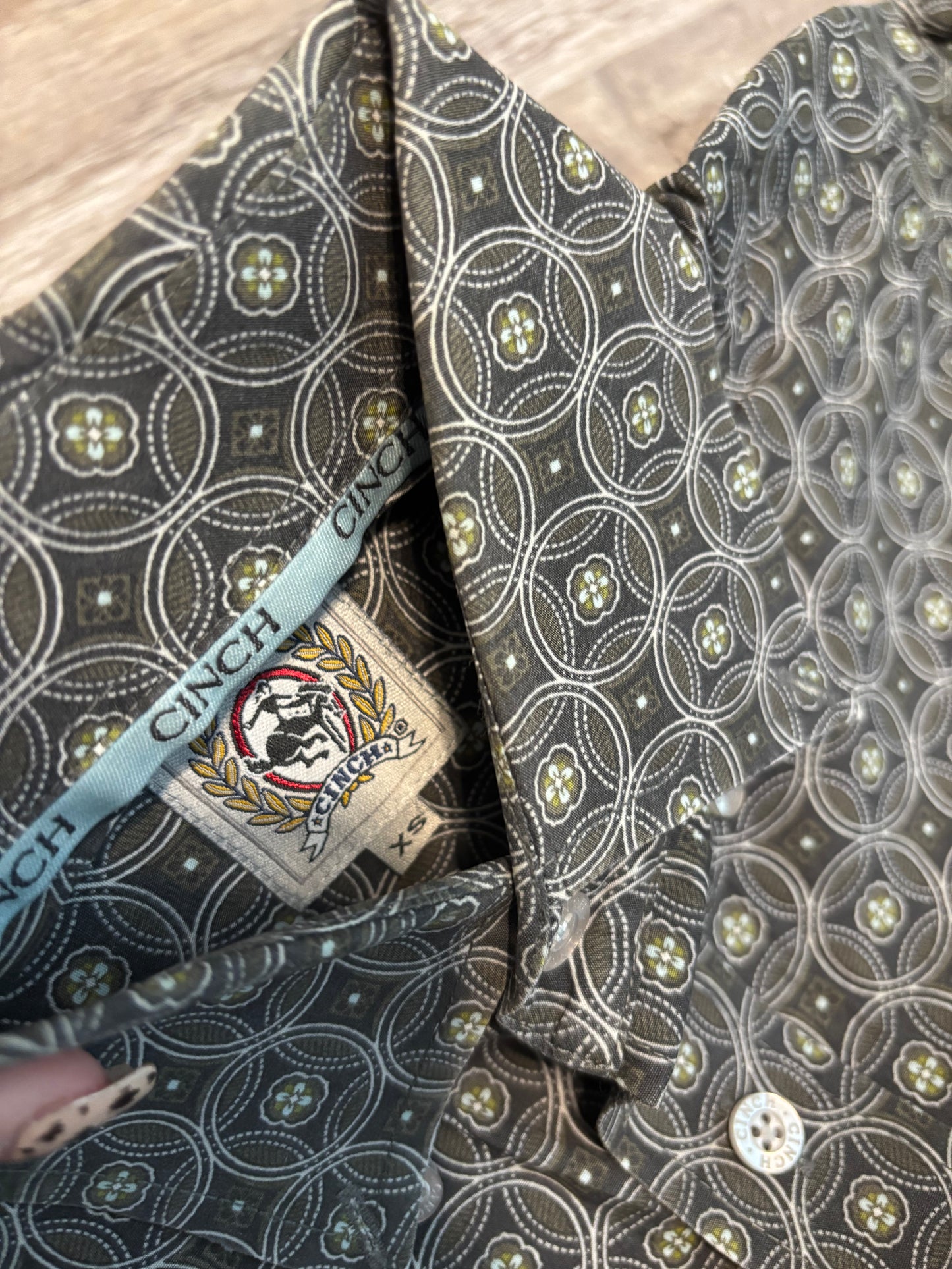 GREY/GREEN CINCH BUTTON UP SHIRT