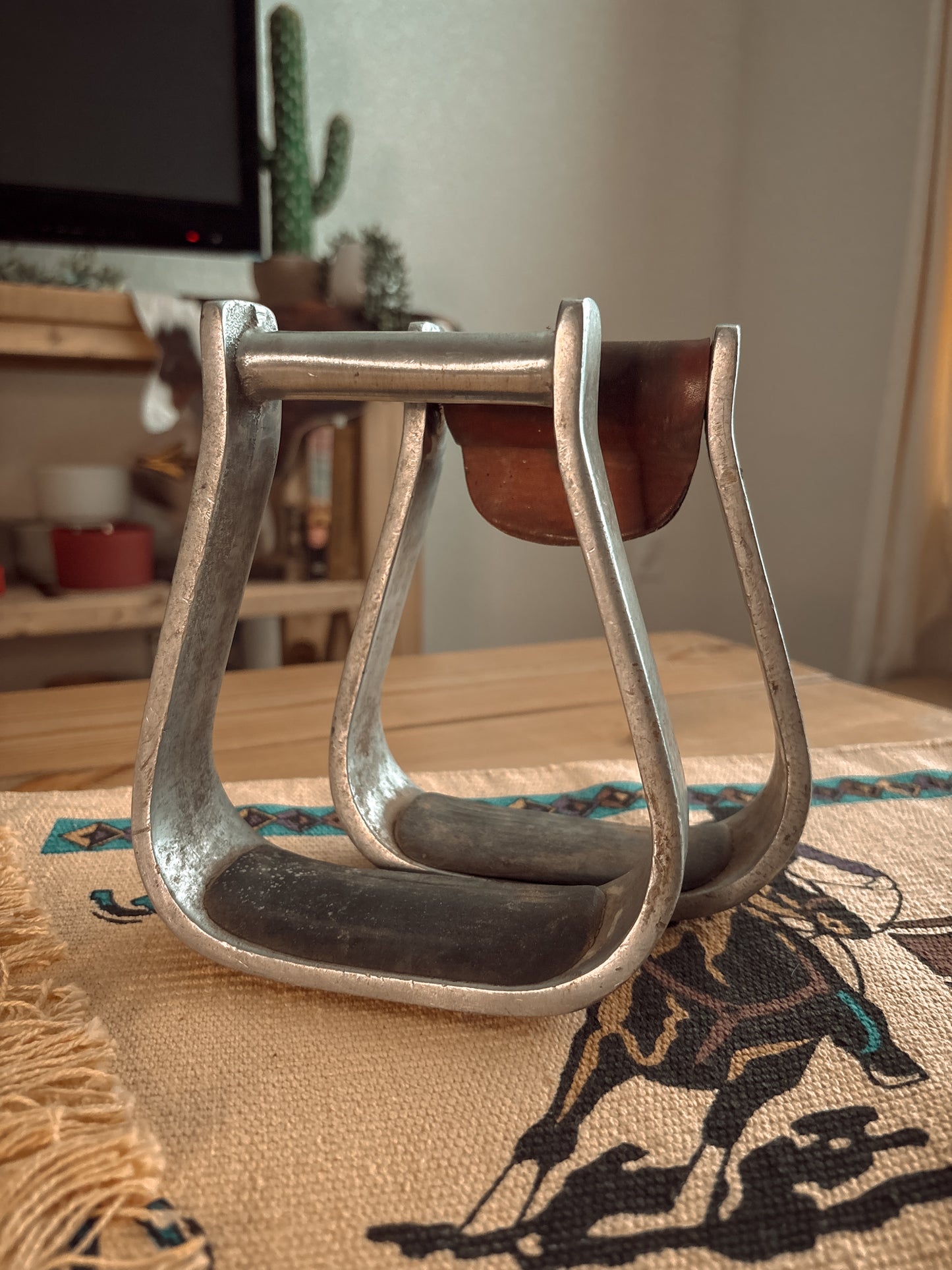 RUSTY CRUSTY ALUMINUM STIRRUPS