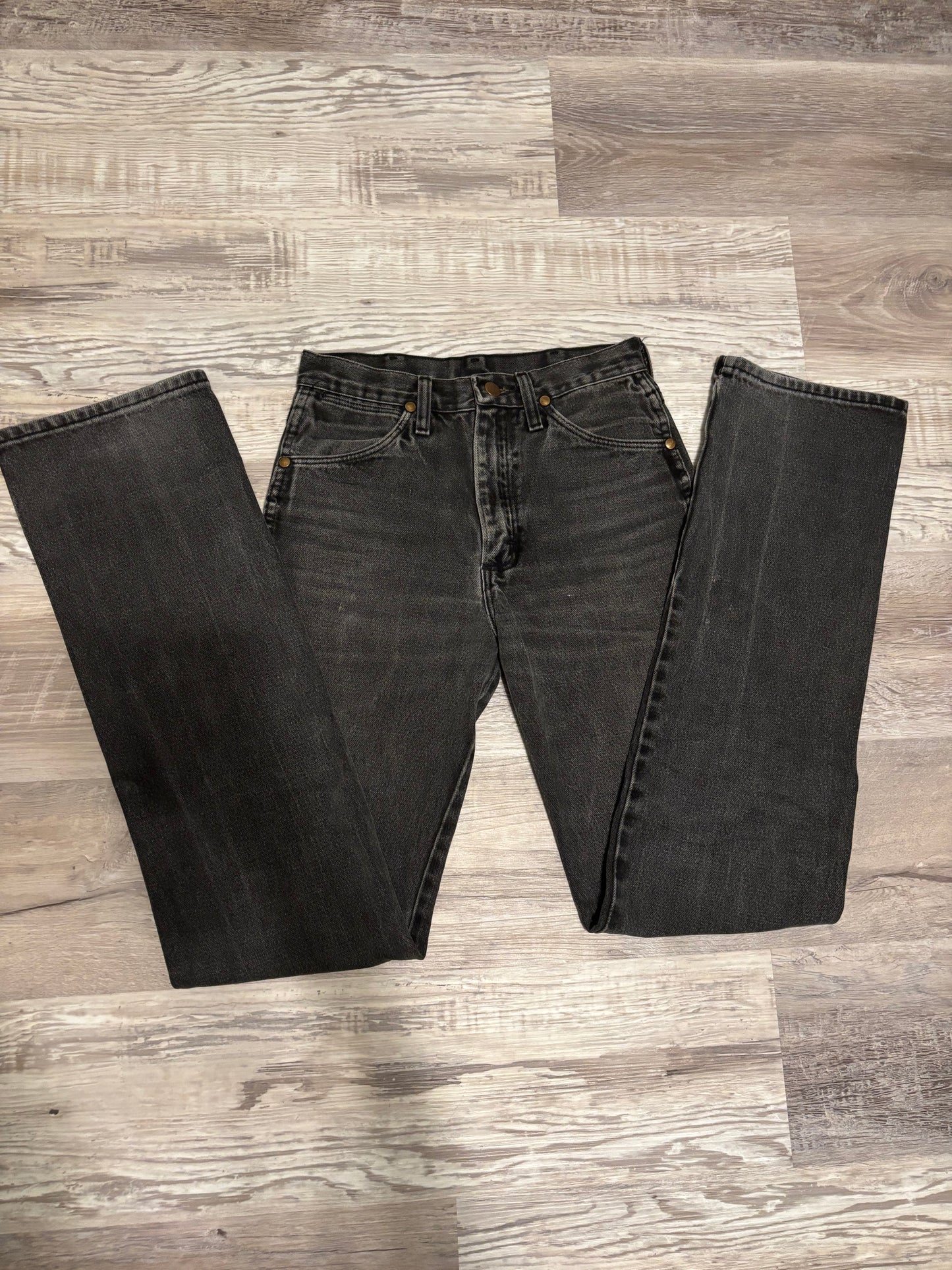 *VINTAGE* 26” BLACK WORN OUT WRANGLER JEANS