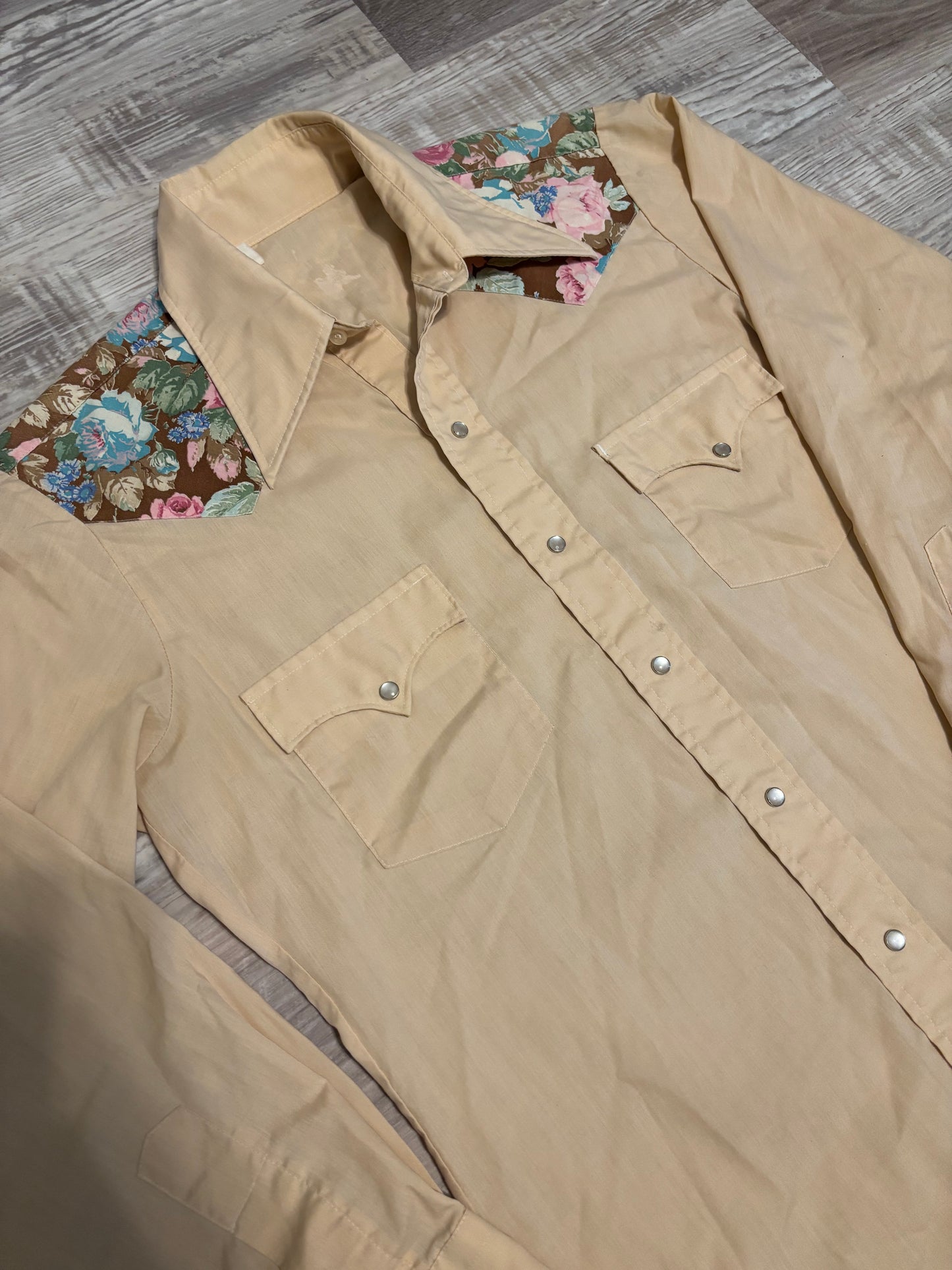 *VINTAGE* PEACH/FLORAL CLASSIC WESTERN PEARL SNAP