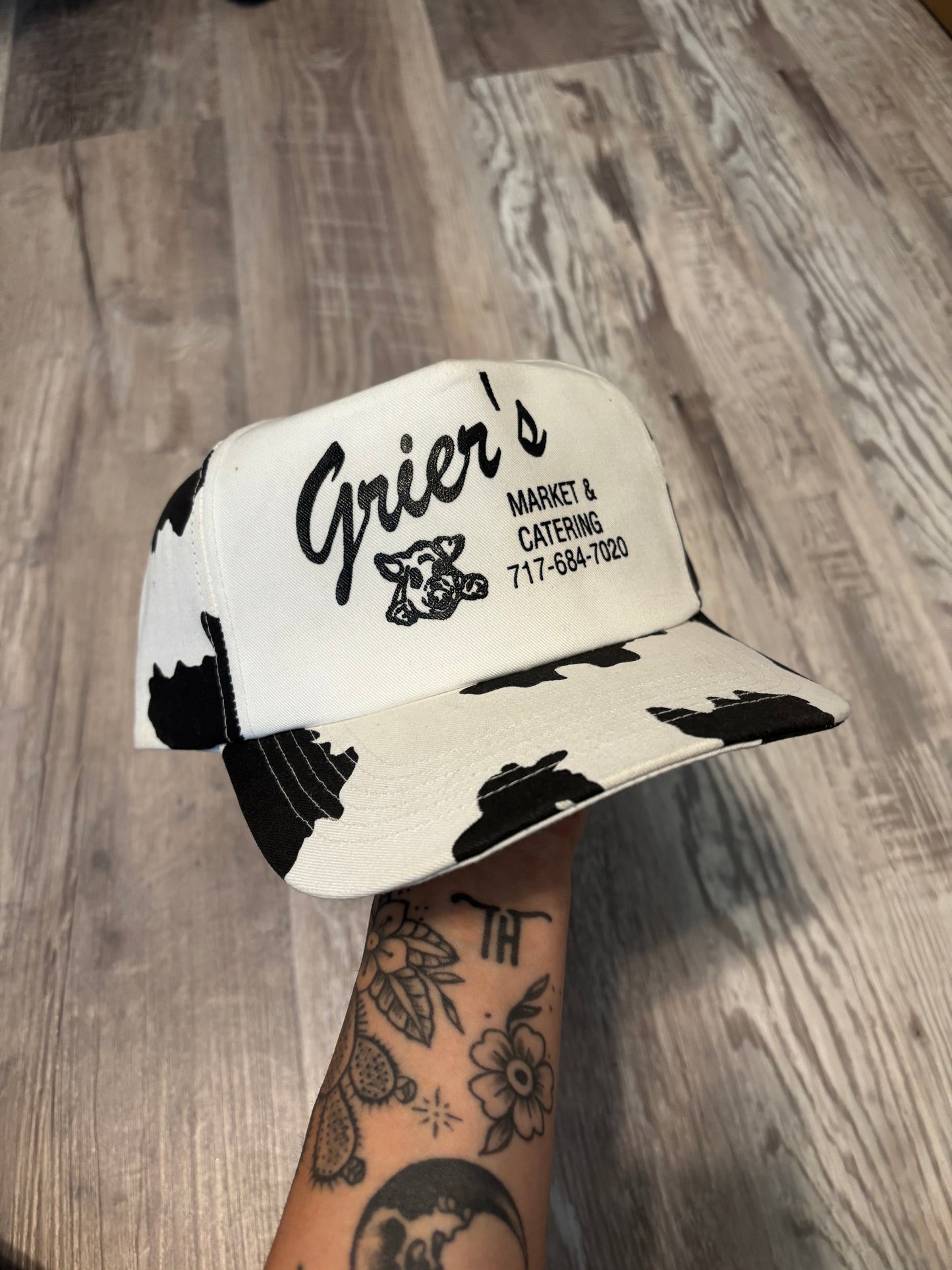 GRIER’S MARKET & CATERING COWPRINT TRUCKER SNAPBACK HAT *VINTAGE*