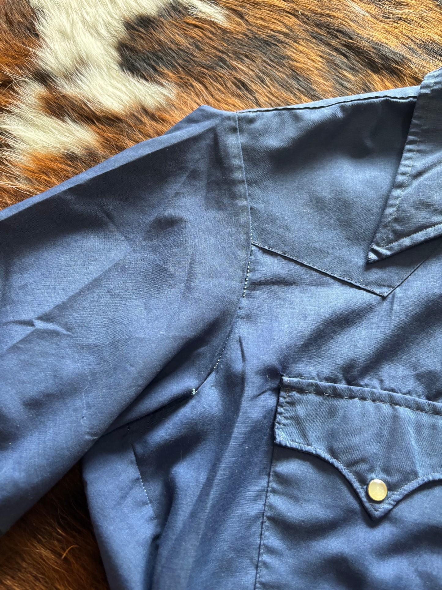 *VINTAGE* JC PENNEY WESTERN SHORT SLEEVE BLUE PEARL SNAP SHIRT