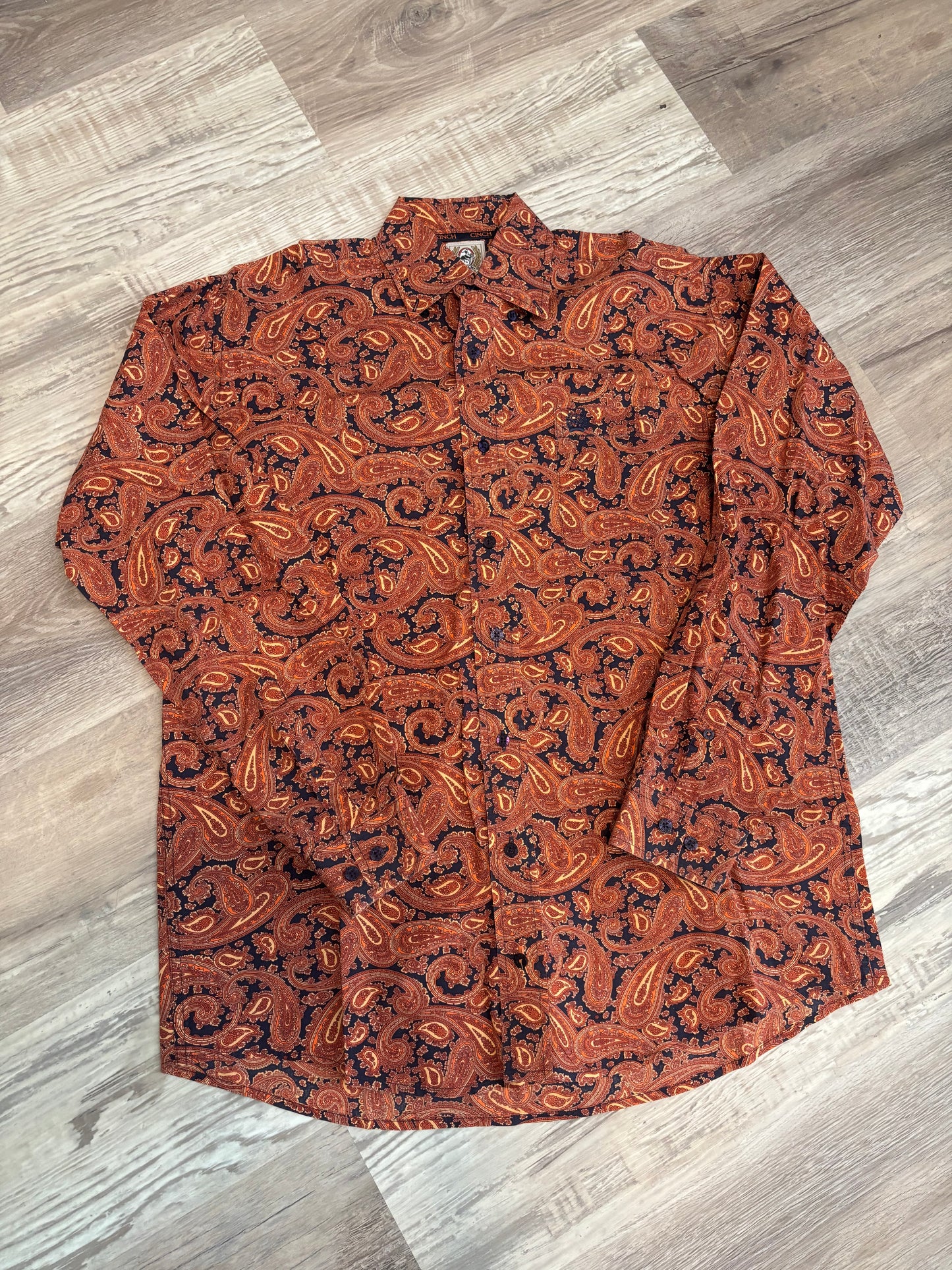 ORANGE/NAVY PAISLEY CINCH BUTTON UP SHIRT