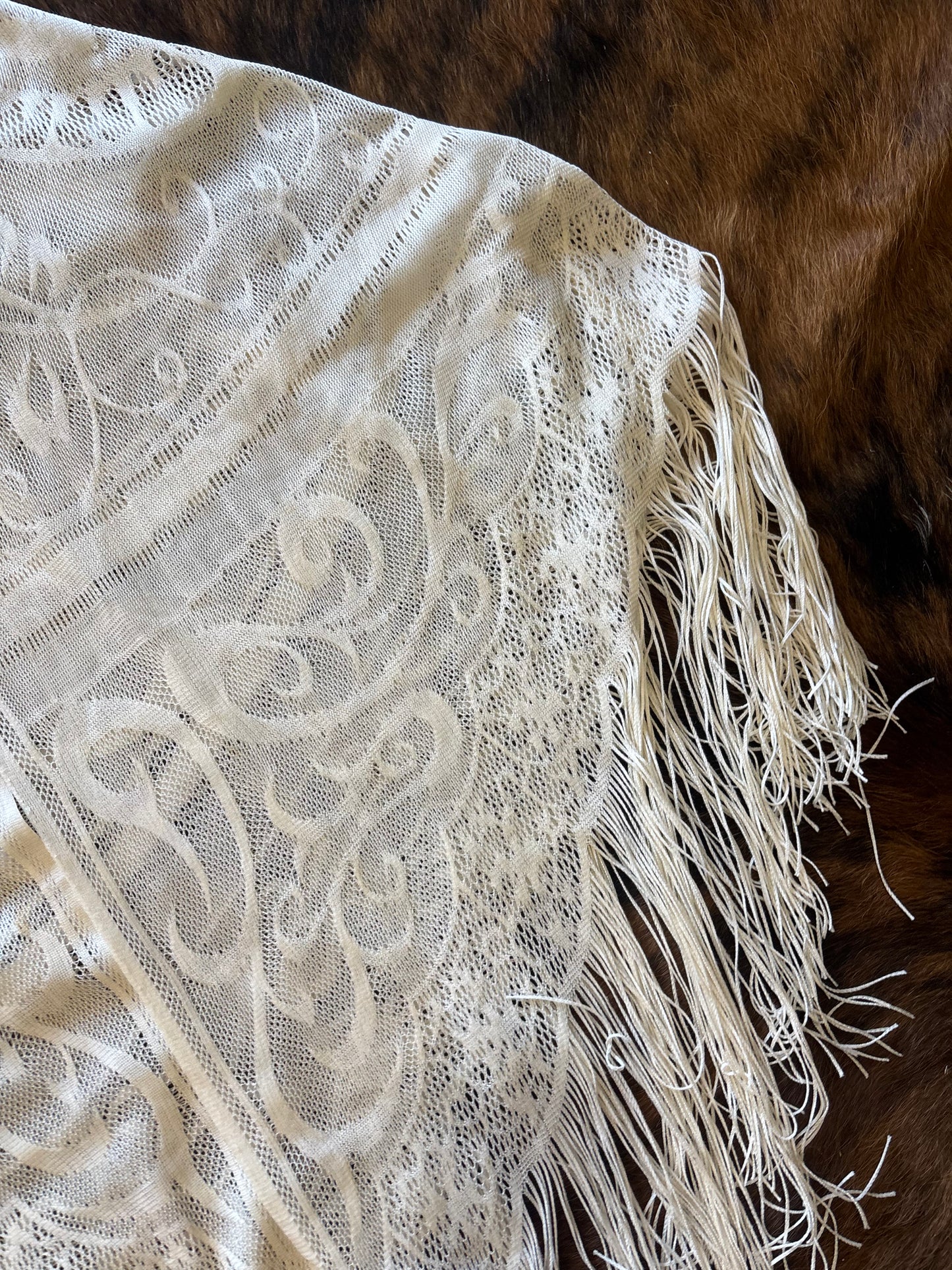 *VINTAGE* FLORAL LACE WRAP SHAWL